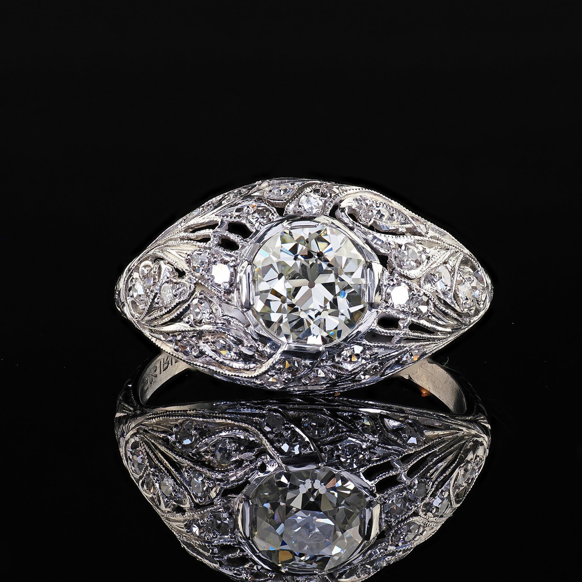 Antiguo Anillo de Compromiso Art Decó Platino Antiguo Diamante Floral Europeo - GIA en venta 3