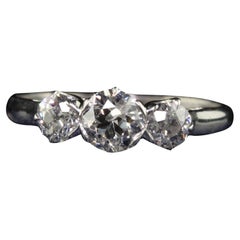 Antiker Art Deco Platin-Ring mit drei Steinen, alteuropäischer Diamant