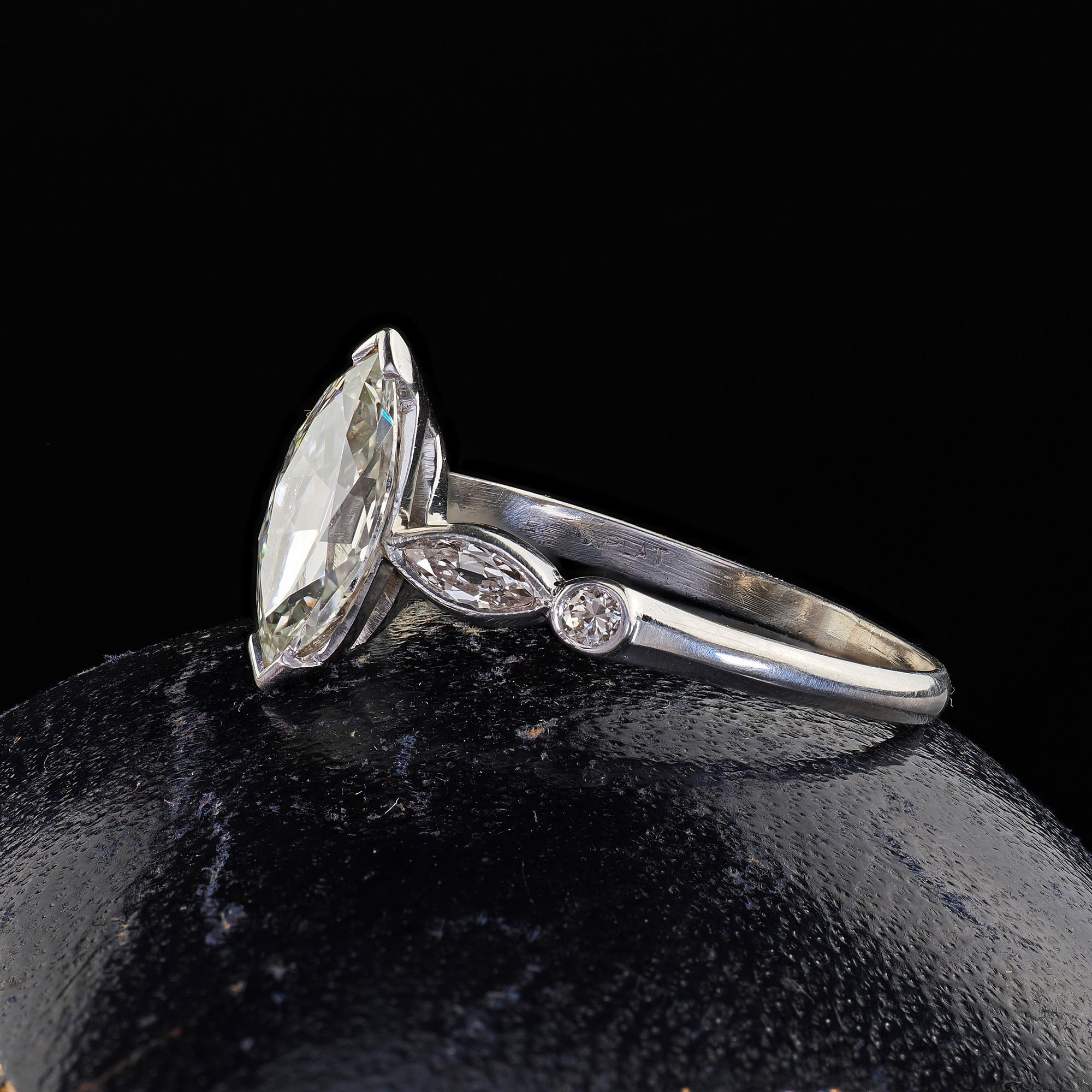 Bague de fiançailles Art déco ancienne en platine avec diamant taille marquise ancienne - GIA Pour femmes en vente