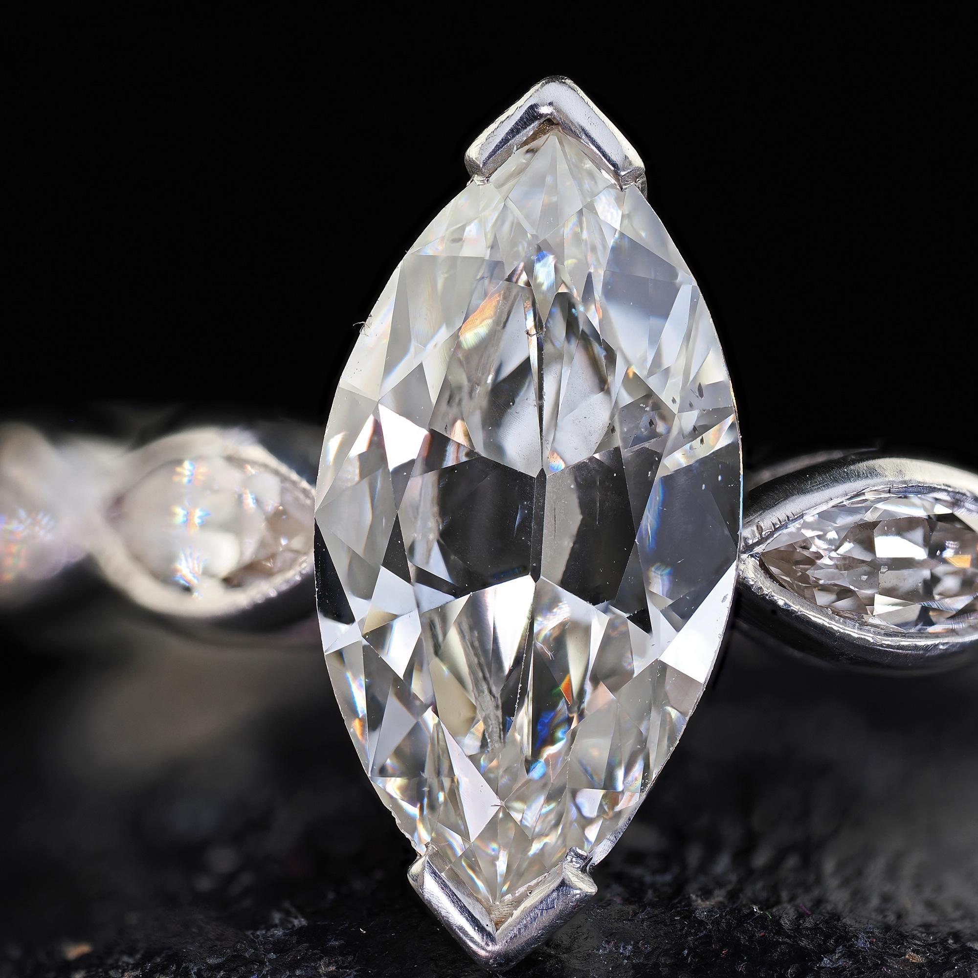 Bague de fiançailles Art déco ancienne en platine avec diamant taille marquise ancienne - GIA en vente 1