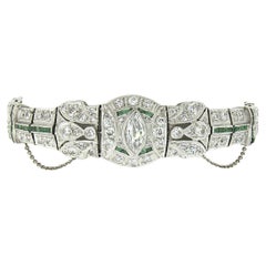 Bracelet cloche ancien Art déco en platine avec diamants taille marquise et émeraudes