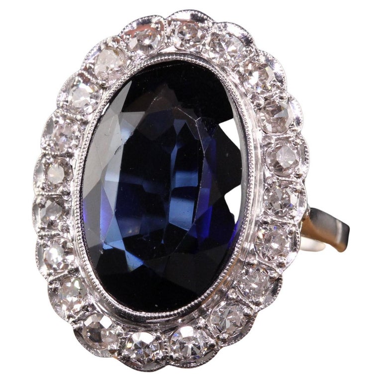 Bague de fiançailles ancienne en platine avec diamants taille vieille mine (environ 0,80 carat) - En vente sur France
