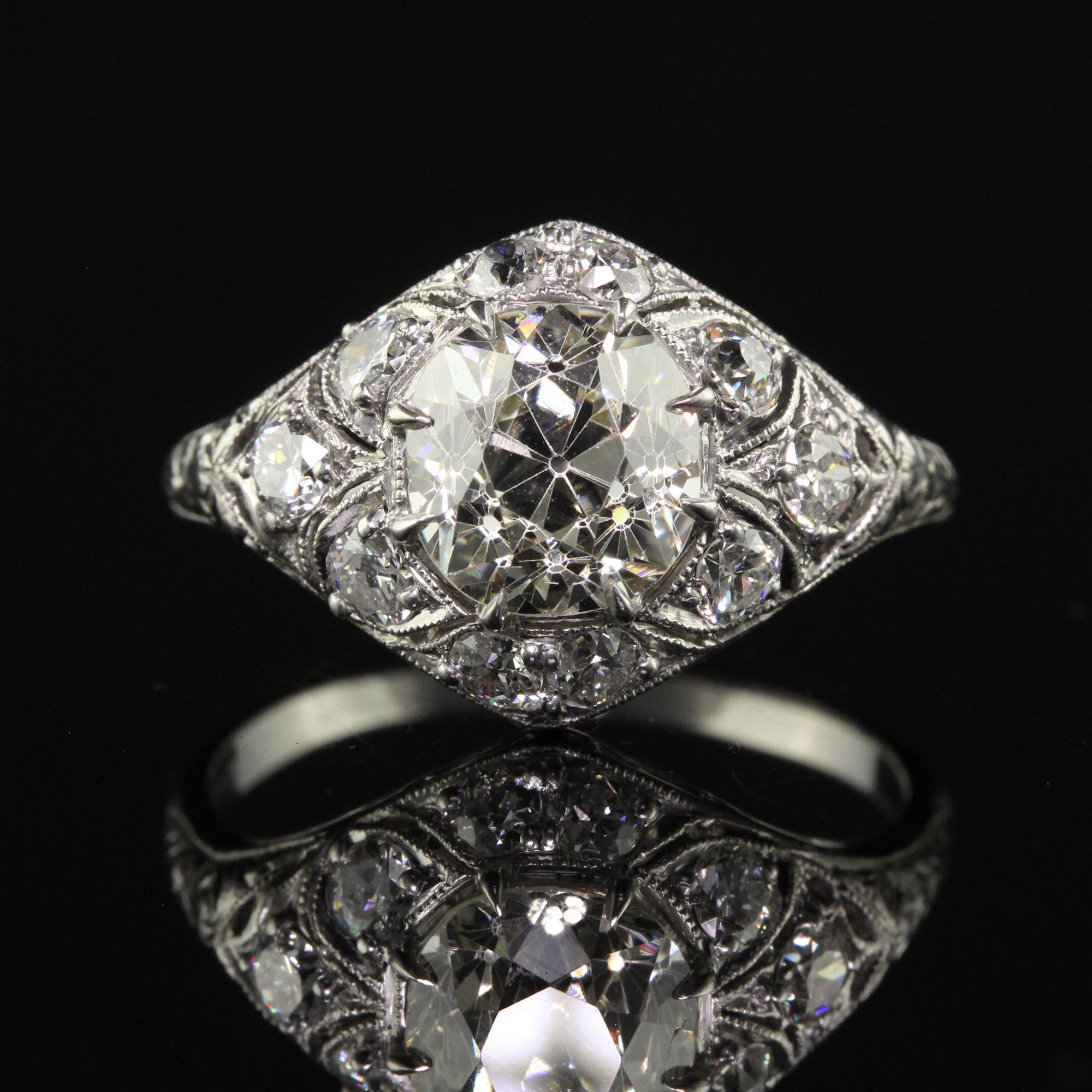 Antiker Art-Déco-Verlobungsring aus Platin mit Diamanten im alten Minenschliff - GIA (Alteuropäischer Brillantschliff) im Angebot