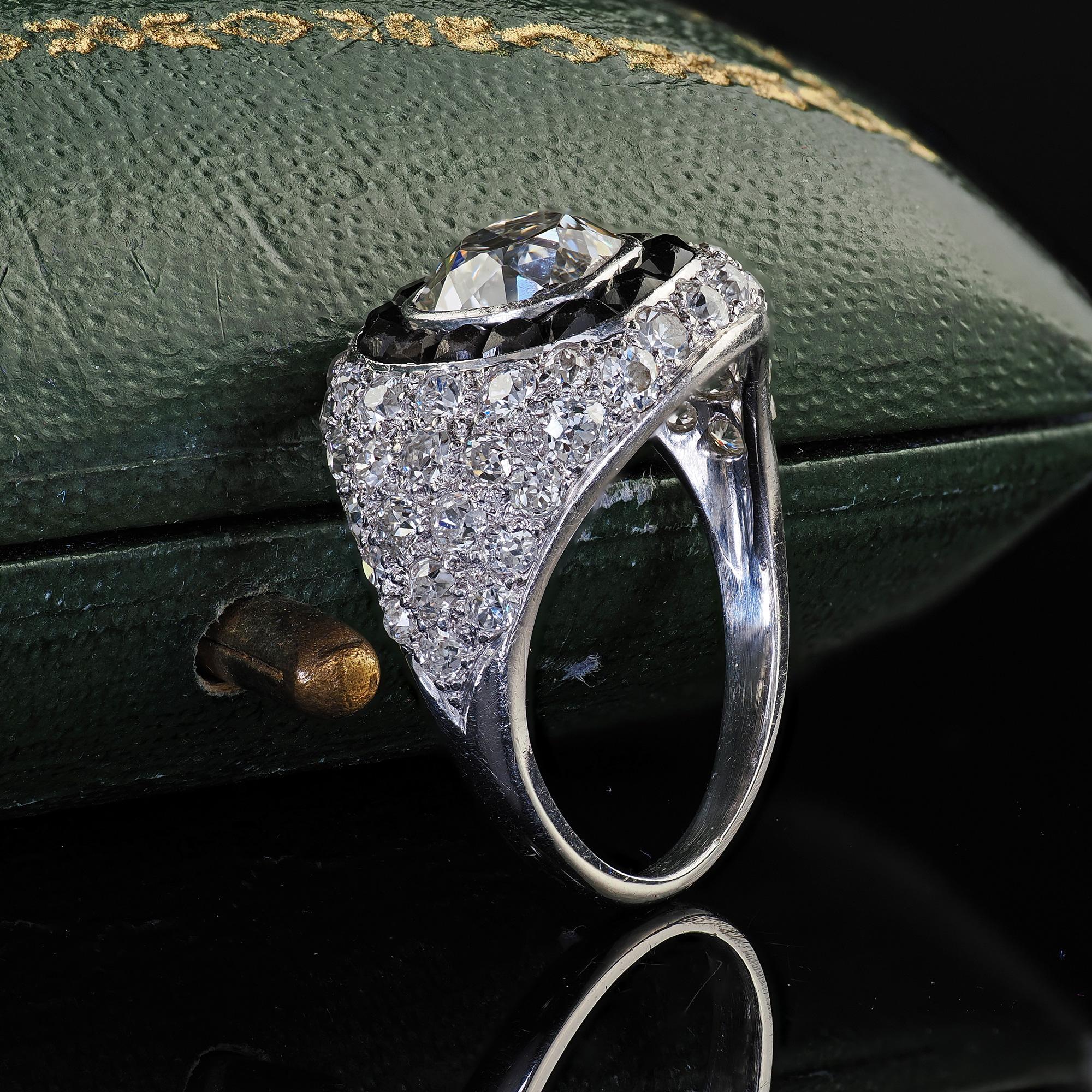 Antiker Art-Déco-Verlobungsring aus Platin mit Diamanten im alten Minenschliff und französischem Onyx-Halo (Art déco) im Angebot