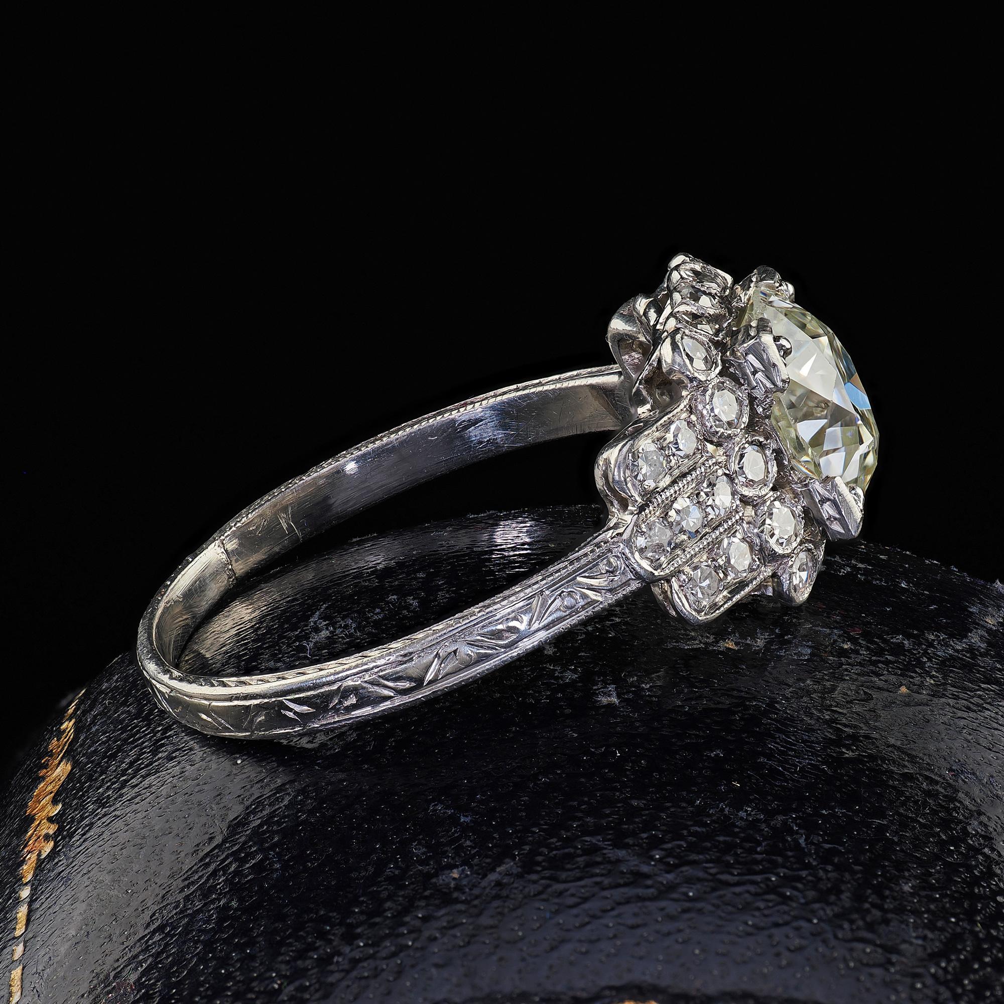 Antiker Art Deco Platin-Verlobungsring mit Diamanten im alten Minenschliff - GIA im Zustand „Gut“ im Angebot in Great Neck, NY