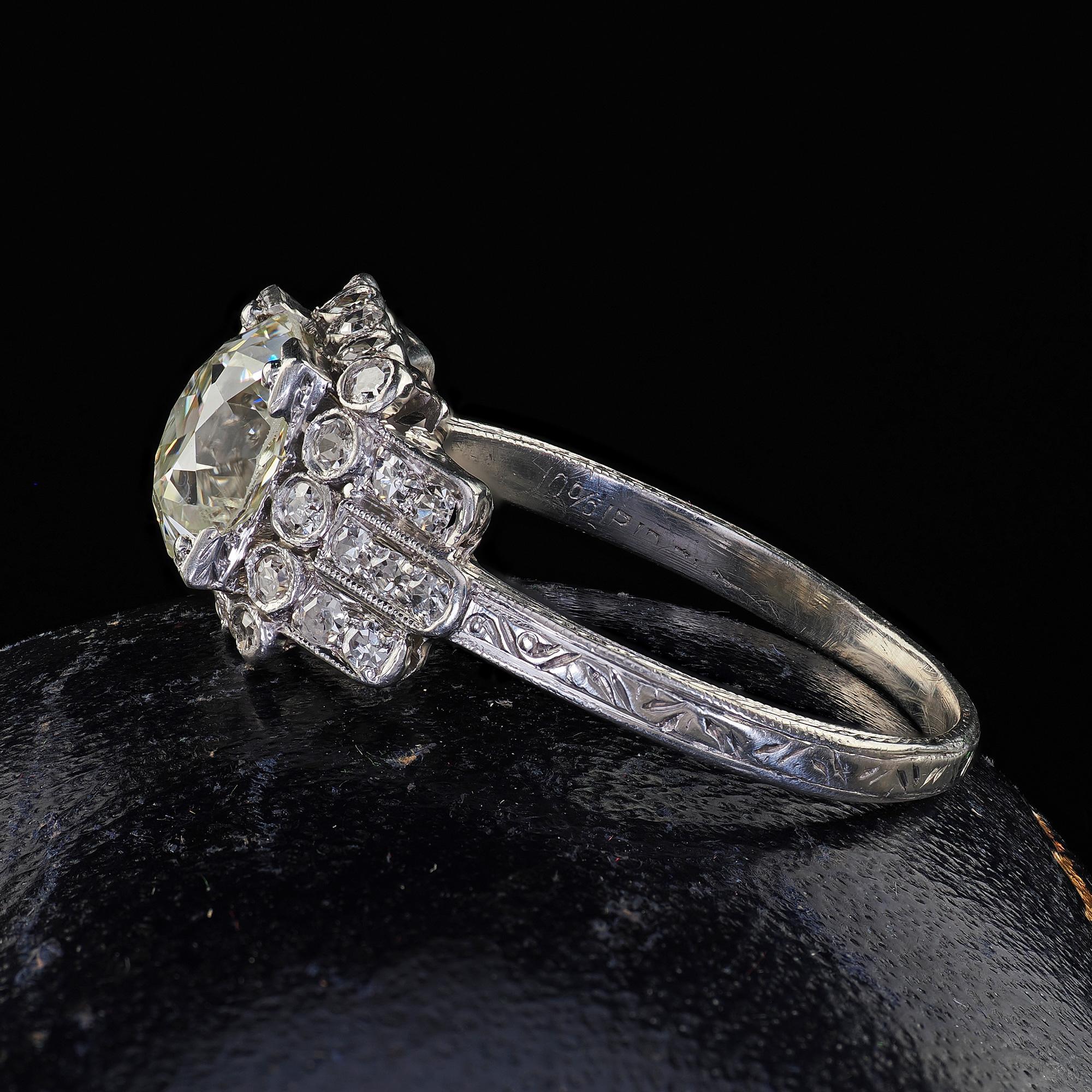 Antiker Art Deco Platin-Verlobungsring mit Diamanten im alten Minenschliff - GIA Damen im Angebot