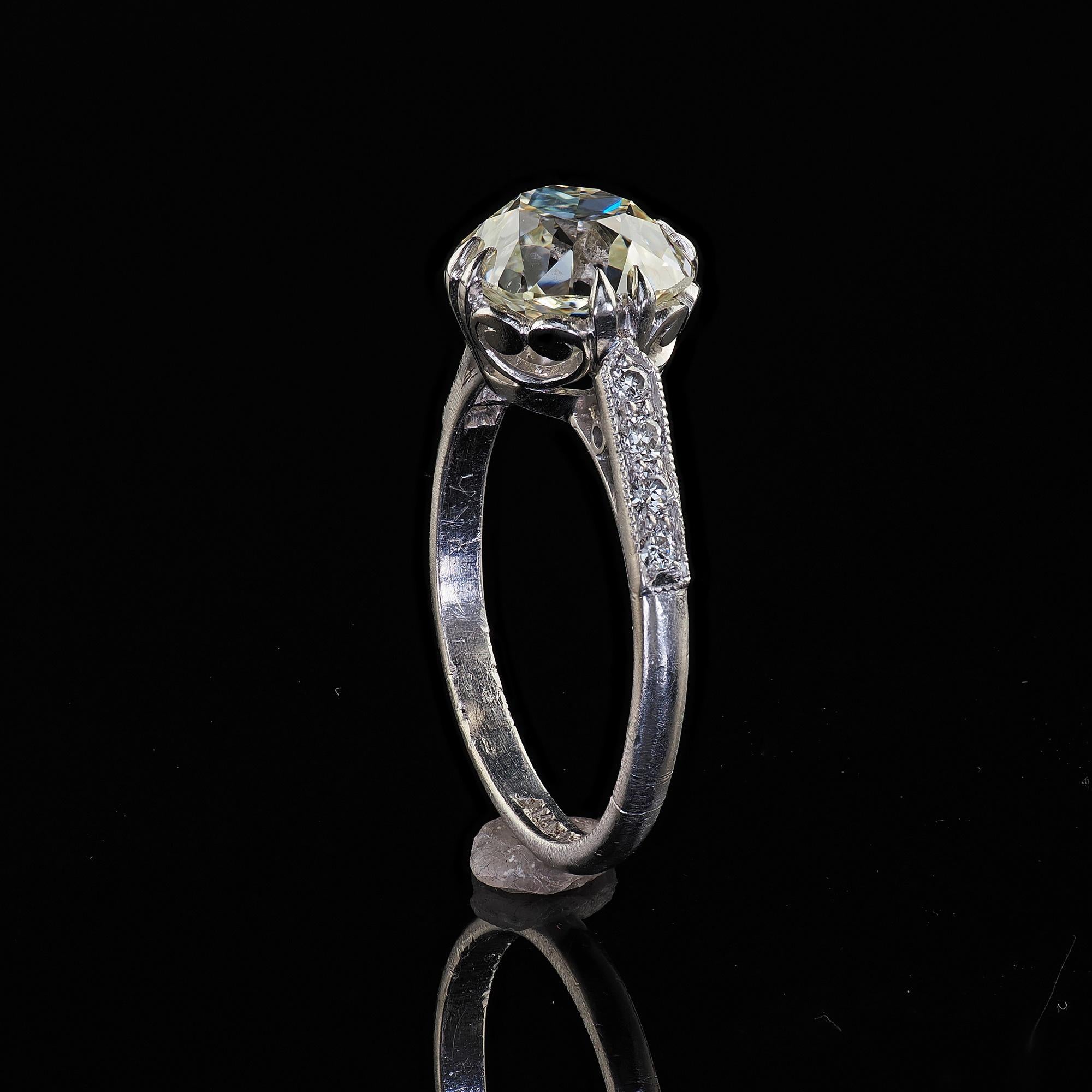 Anello di fidanzamento solitario con diamante Old Mine in platino Art Deco antico - GIA in vendita 4