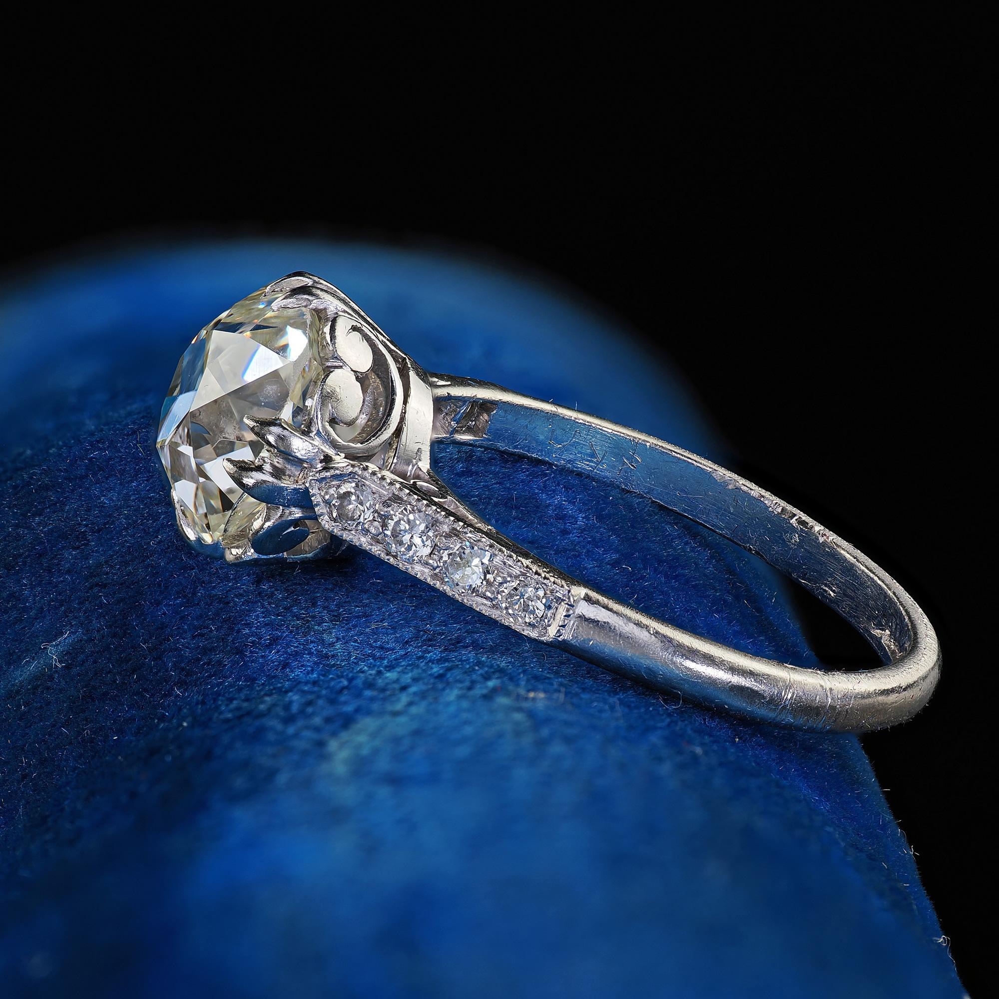 Anello di fidanzamento solitario con diamante Old Mine in platino Art Deco antico - GIA In condizioni buone in vendita a Great Neck, NY