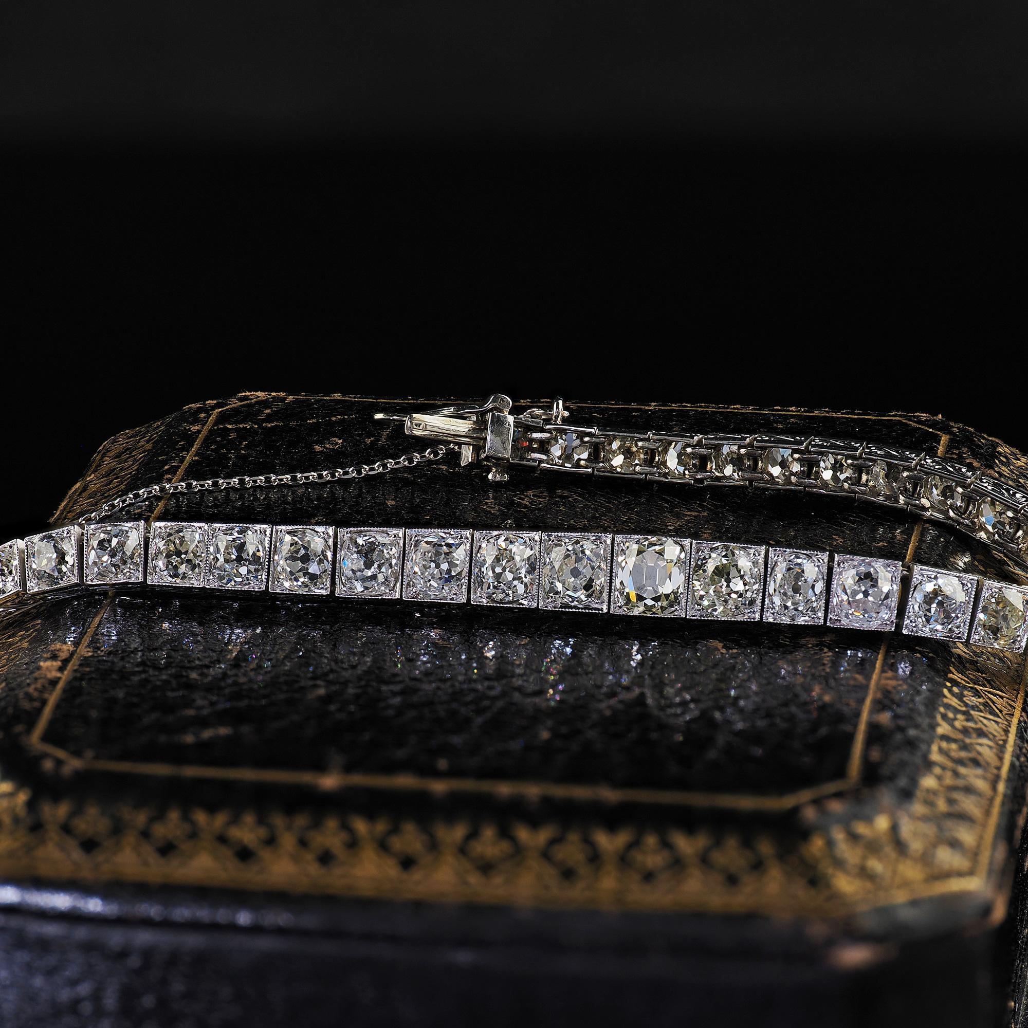 Bracciale da tennis antico Art Deco in platino con diamanti graduati e incisi 1