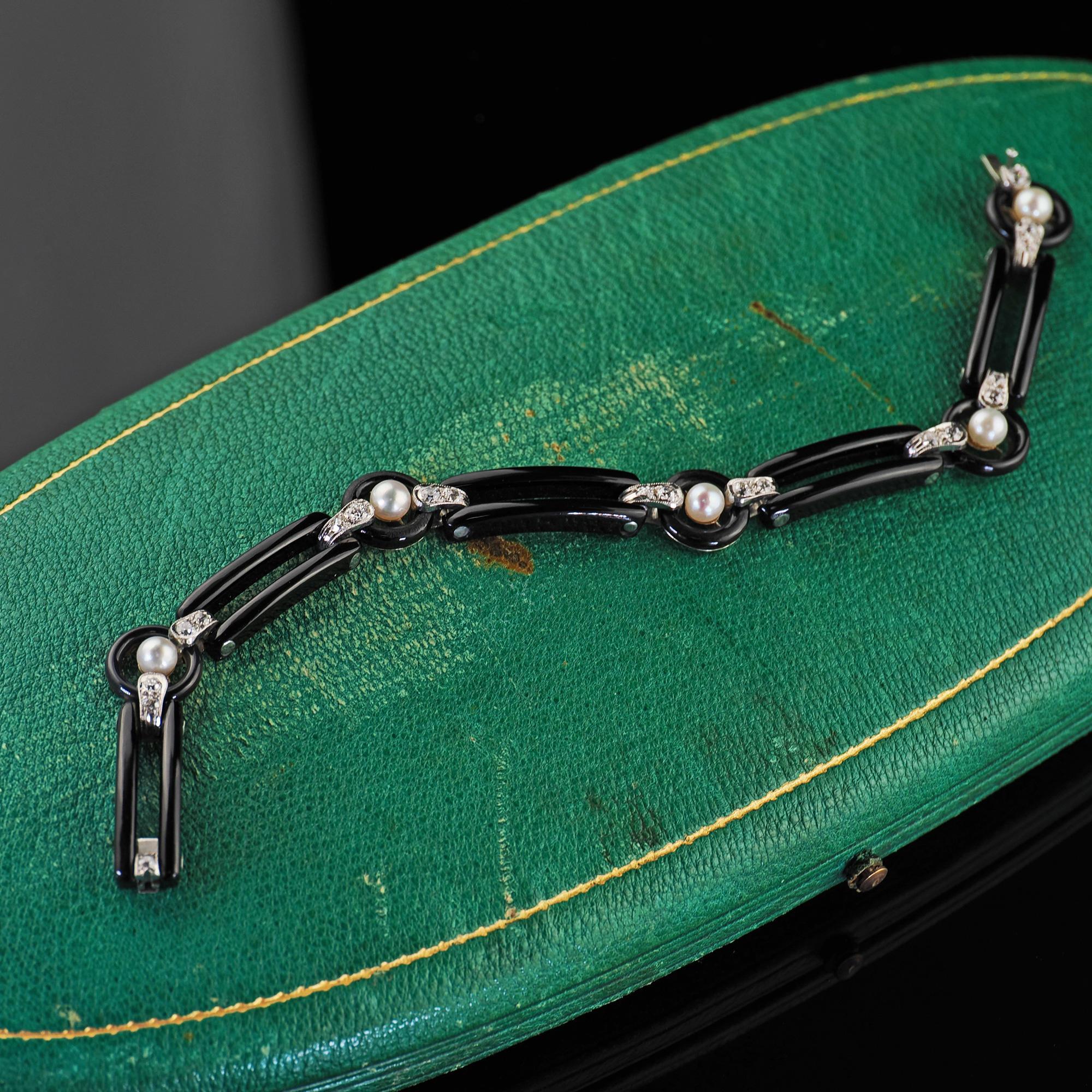 Antique Art Deco Platinum Onyx Old European Diamond Pearl Link Bracelet In Good Condition In Great Neck, NY