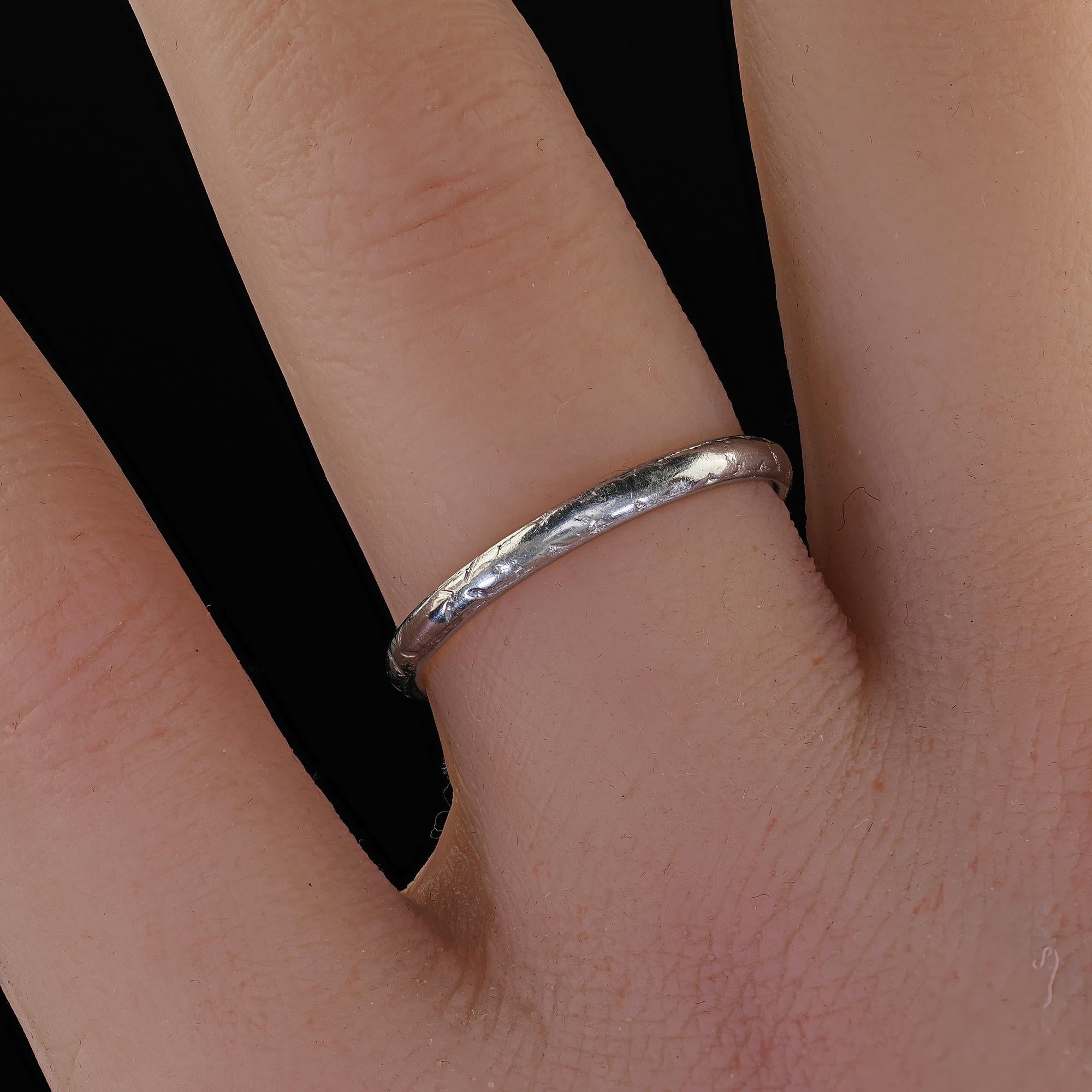 Antique Art Deco Platinum Orange Blossom Engraved Wedding Band - Size 7 For Sale 2