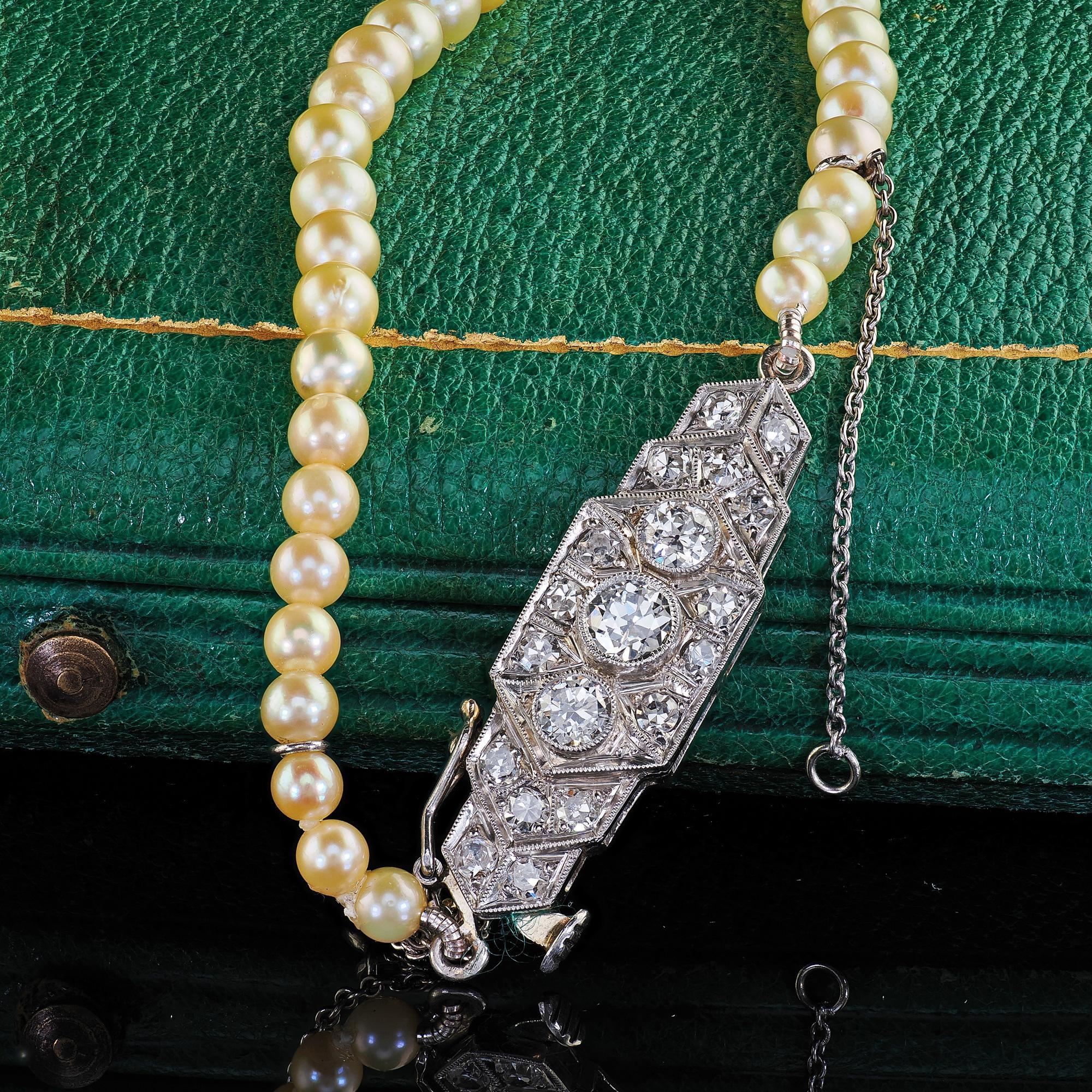 Art déco Arte Deco Platinum Saltwater Akoya Graduated Pearl Necklace - GIA en vente