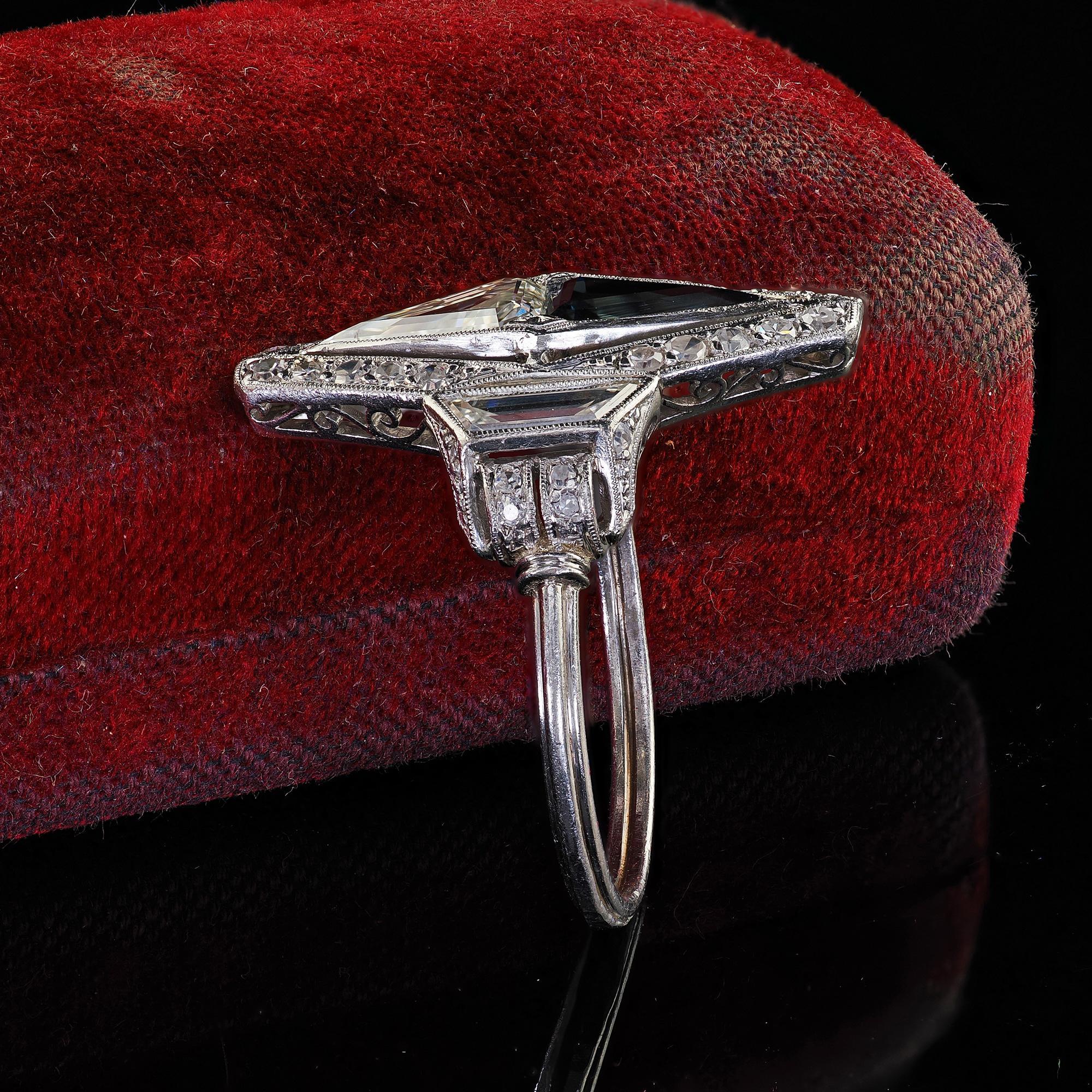 Antique Art Deco Platinum Shield Cut Diamond Sapphire Filigree Cocktail Ring In Good Condition For Sale In Great Neck, NY