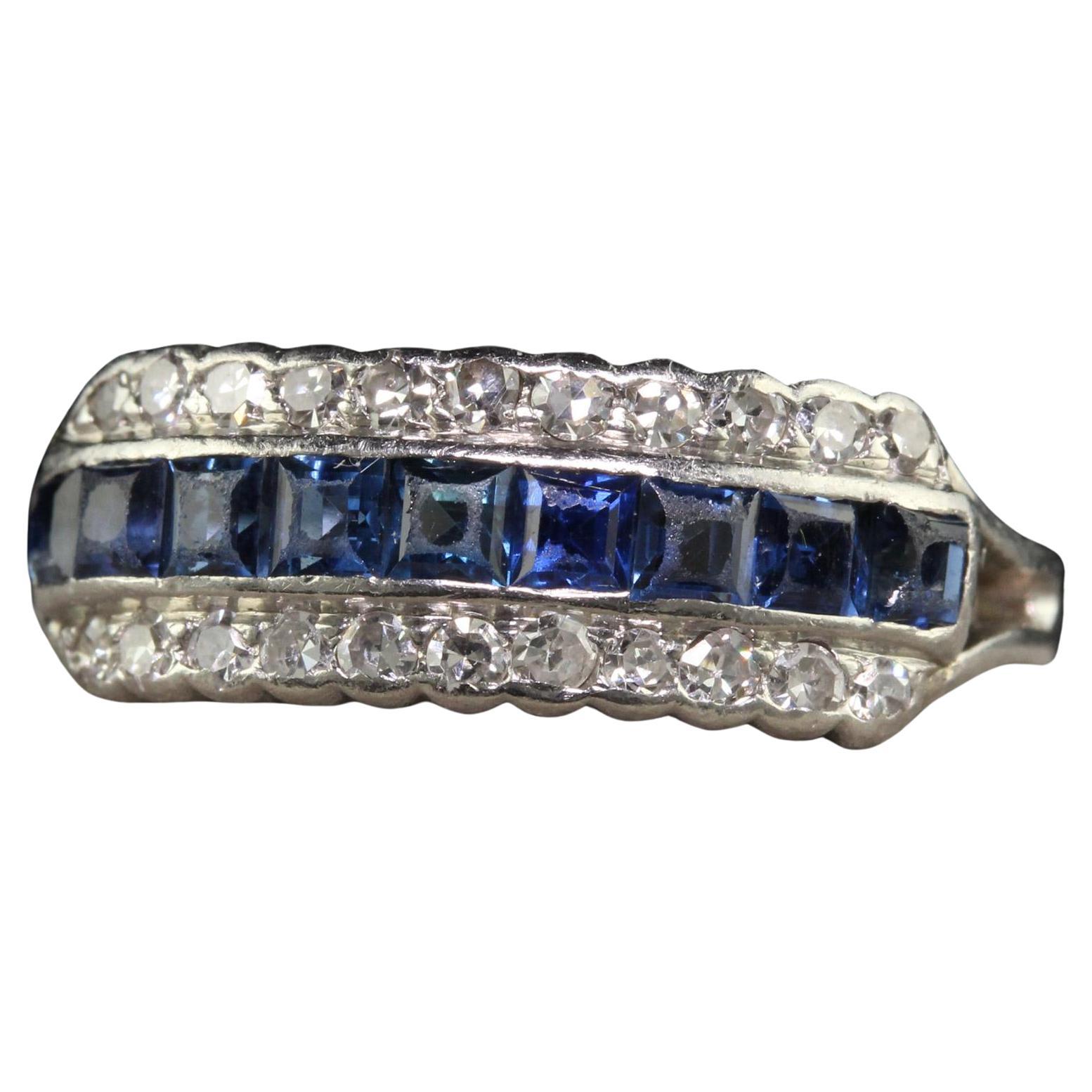 Antiker Art Deco Platin-Ring mit dreireihigen Diamanten im Einzelschliff und Saphiren
