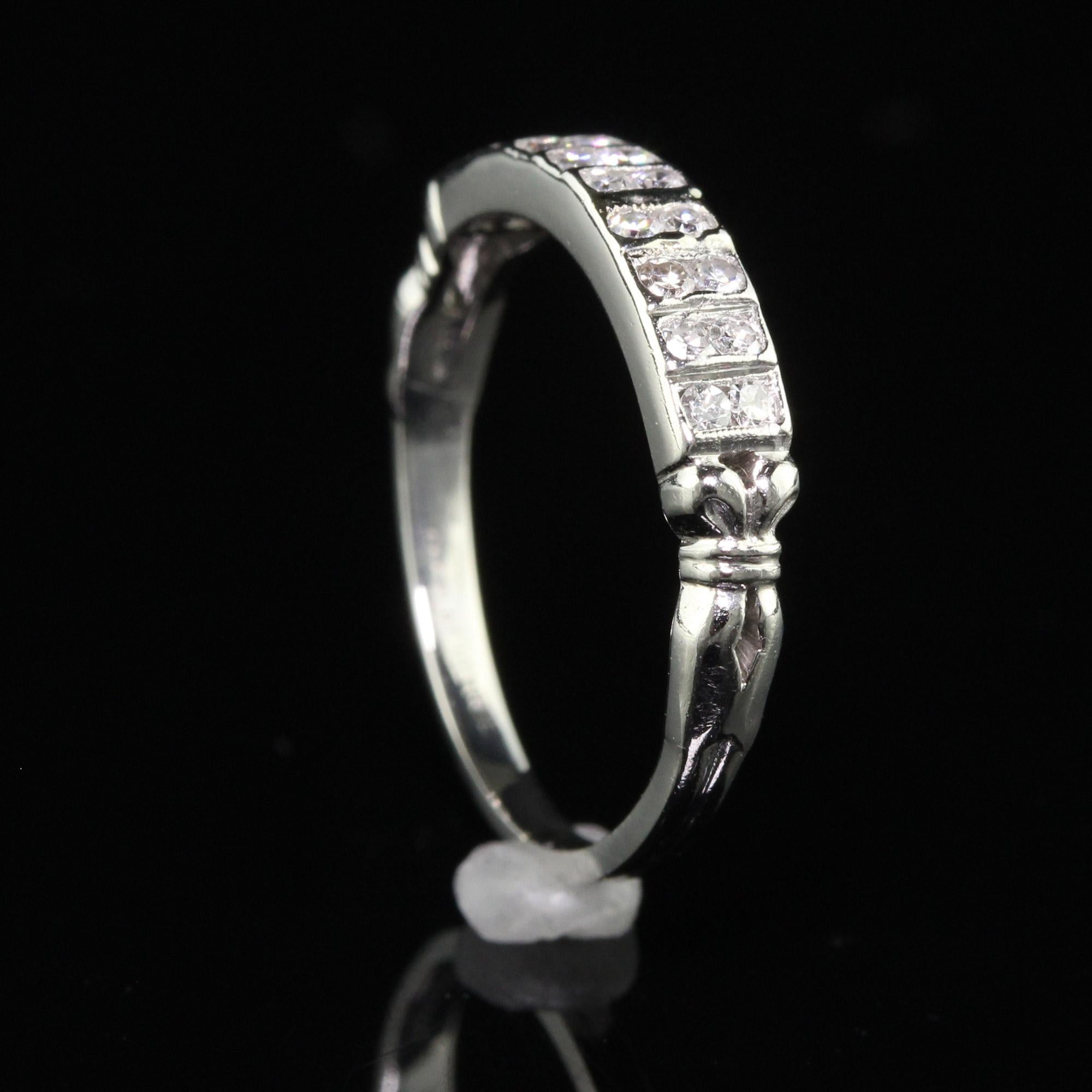 Antiker Art-Déco-Hochzeitsring aus Platin mit Diamanten im Einzelschliff Damen im Angebot