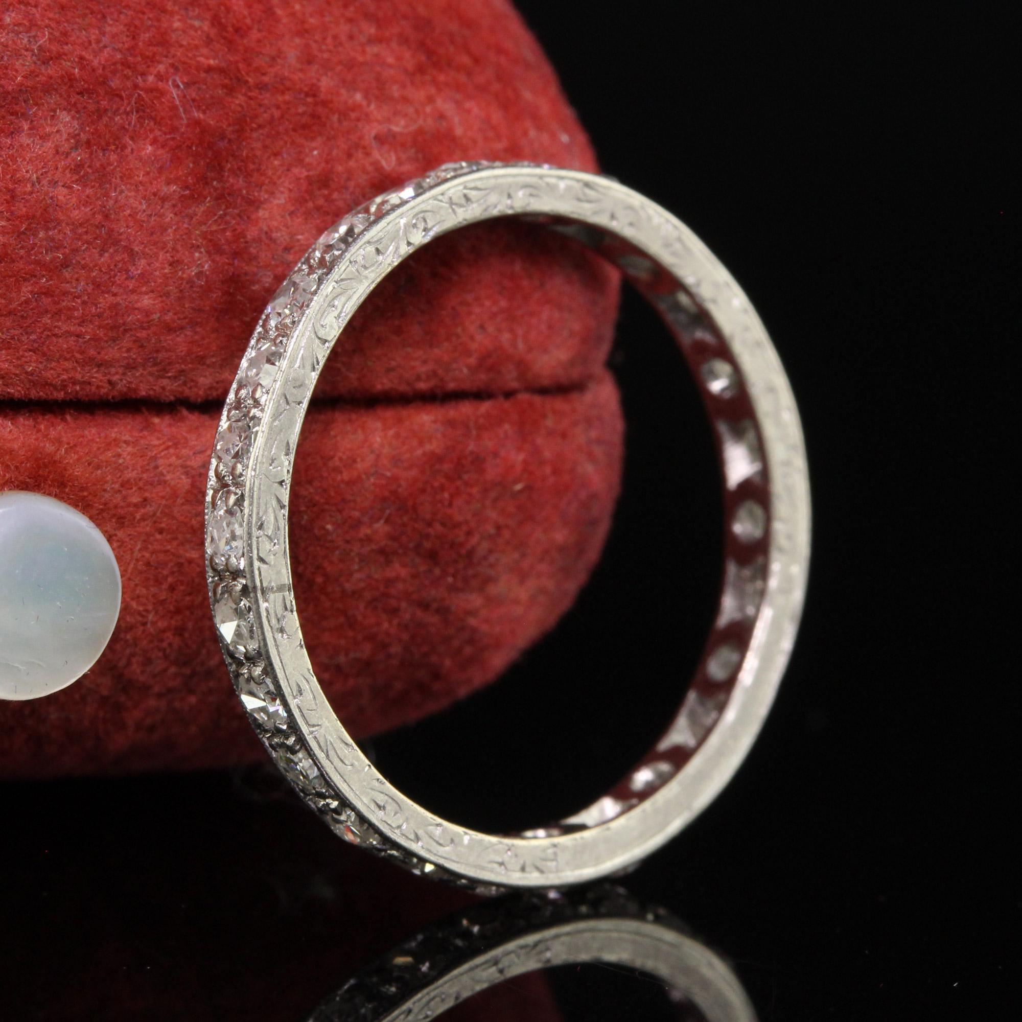 Antiker Art Deco Platin Single Cut Diamant gravierter Eternity-Ring - Größe 6,5 (Art déco) im Angebot