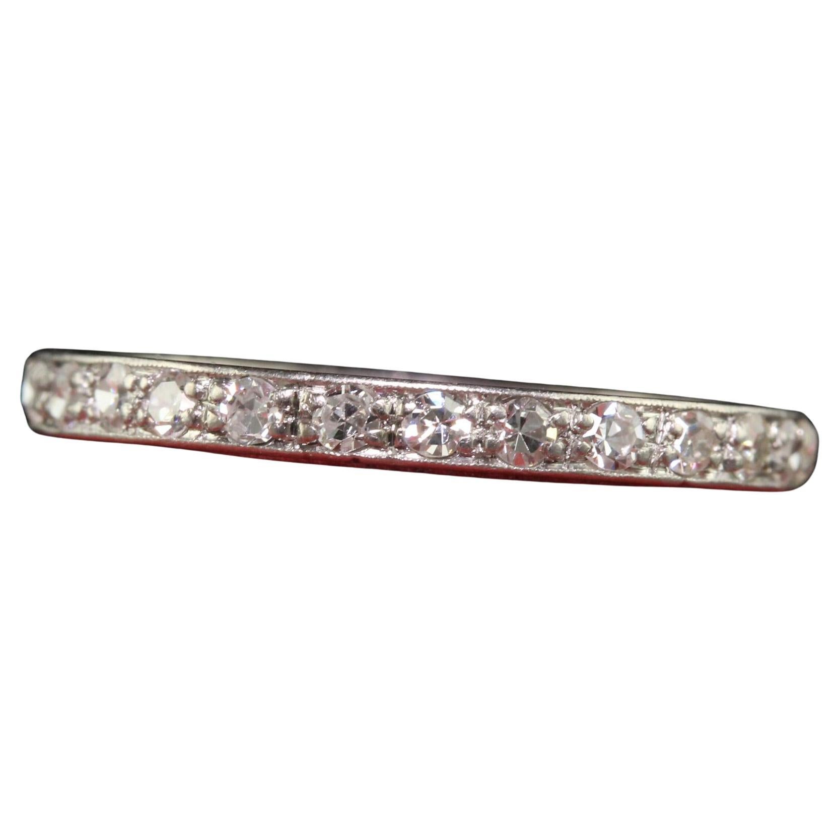 Antiker Art Deco Platin Single Cut Diamant gravierter Eternity-Ring - Größe 6,5 im Angebot