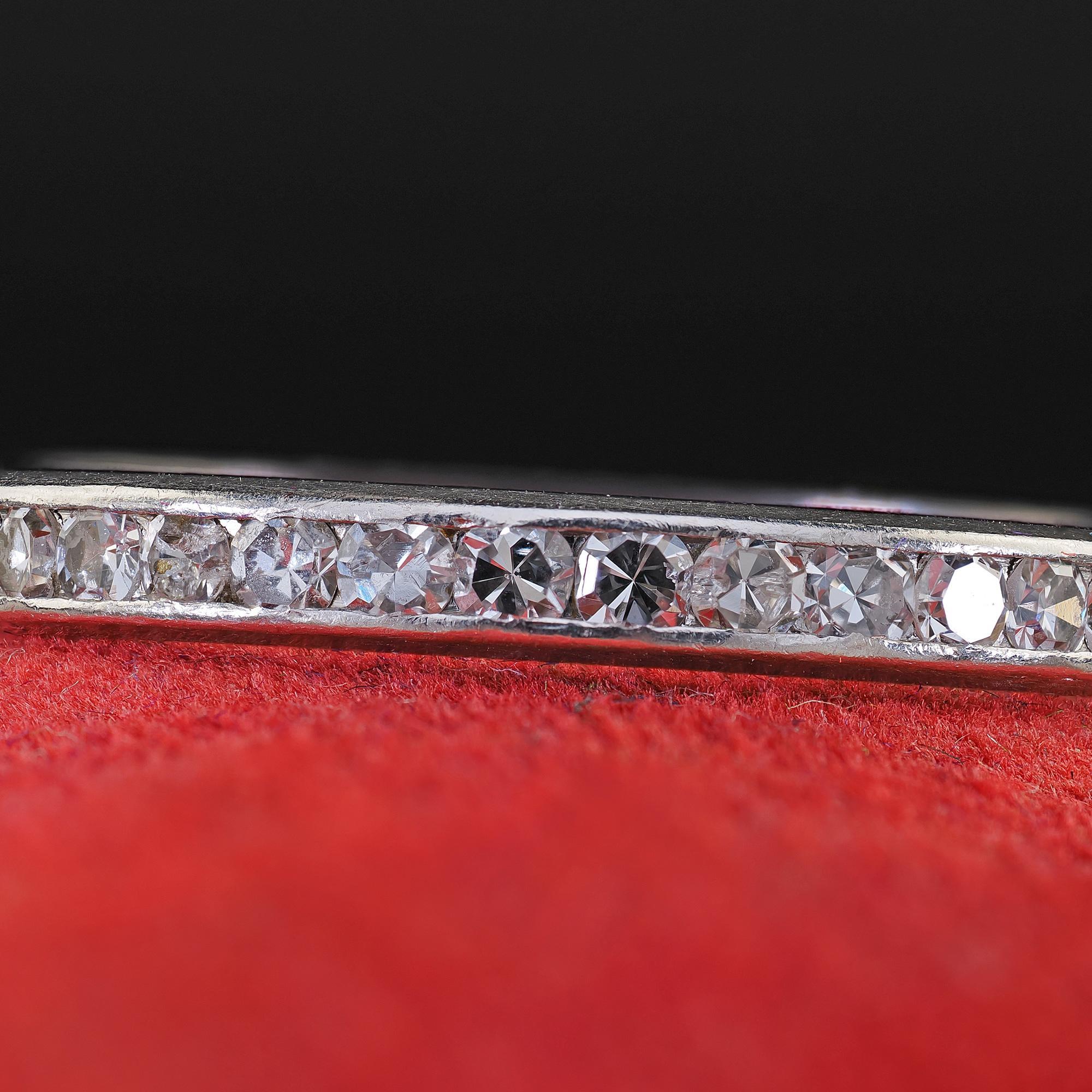 Anneau d'éternité Art déco ancien en platine avec diamant taille unique - Taille 5 3/4 Bon état - En vente à Great Neck, NY