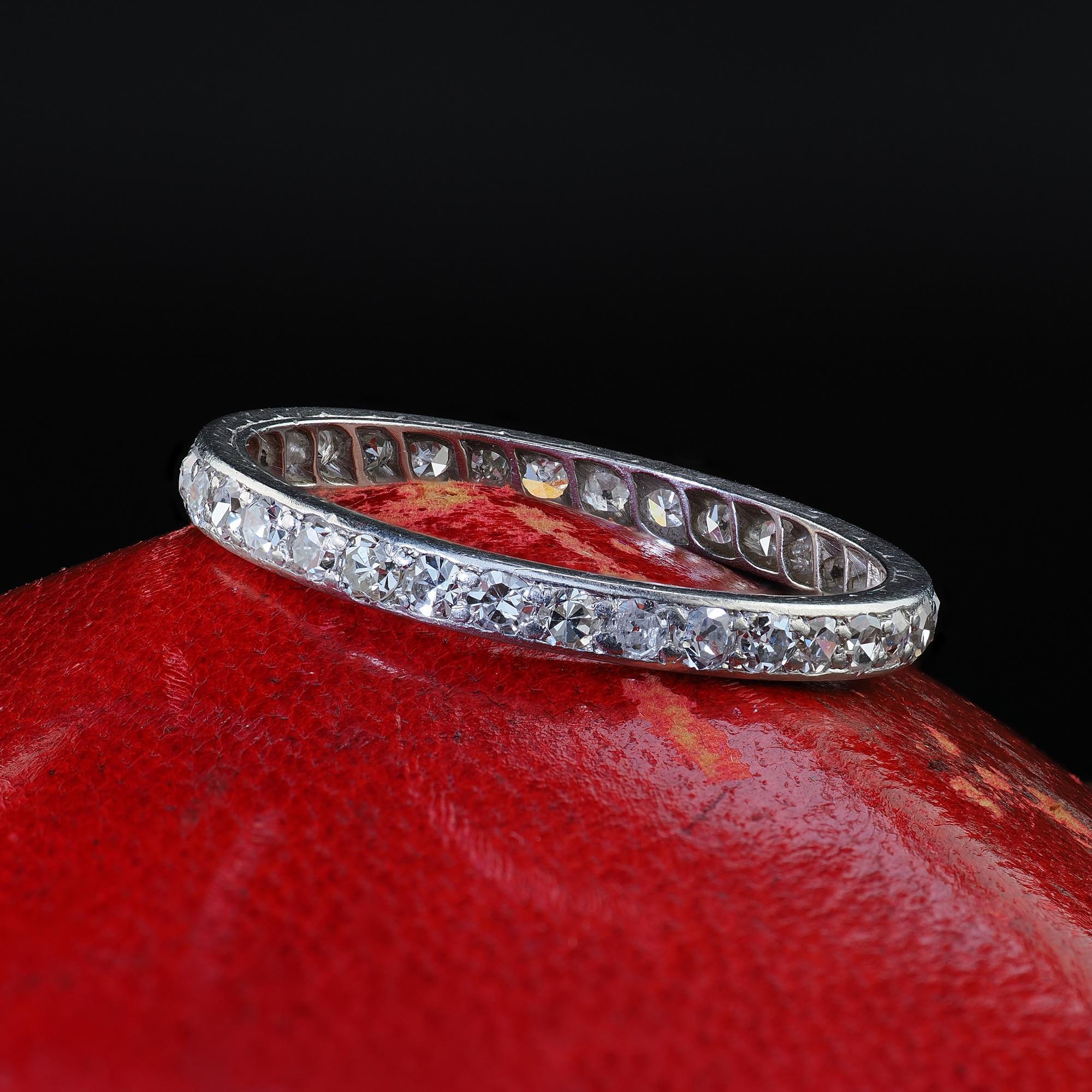 Alliance d'éternité Art déco ancienne en platine avec diamant taille unique - Taille 5 3/4 Bon état - En vente à Great Neck, NY