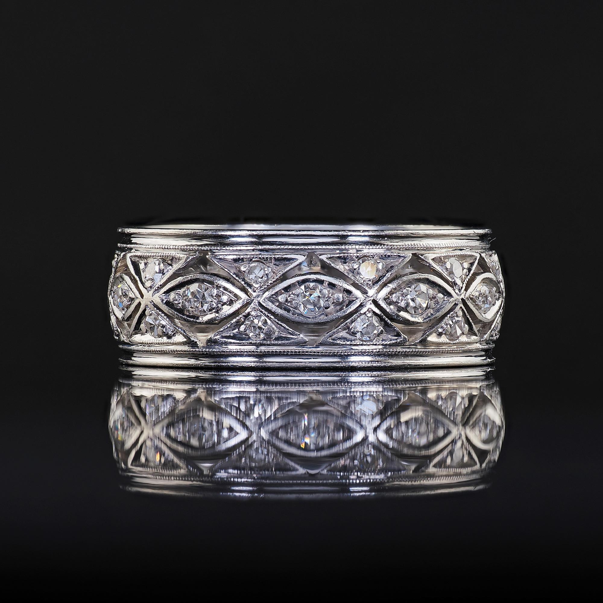 Anneau d'éternité filigrane ancien Art déco en platine avec diamants taille unique Pour femmes en vente