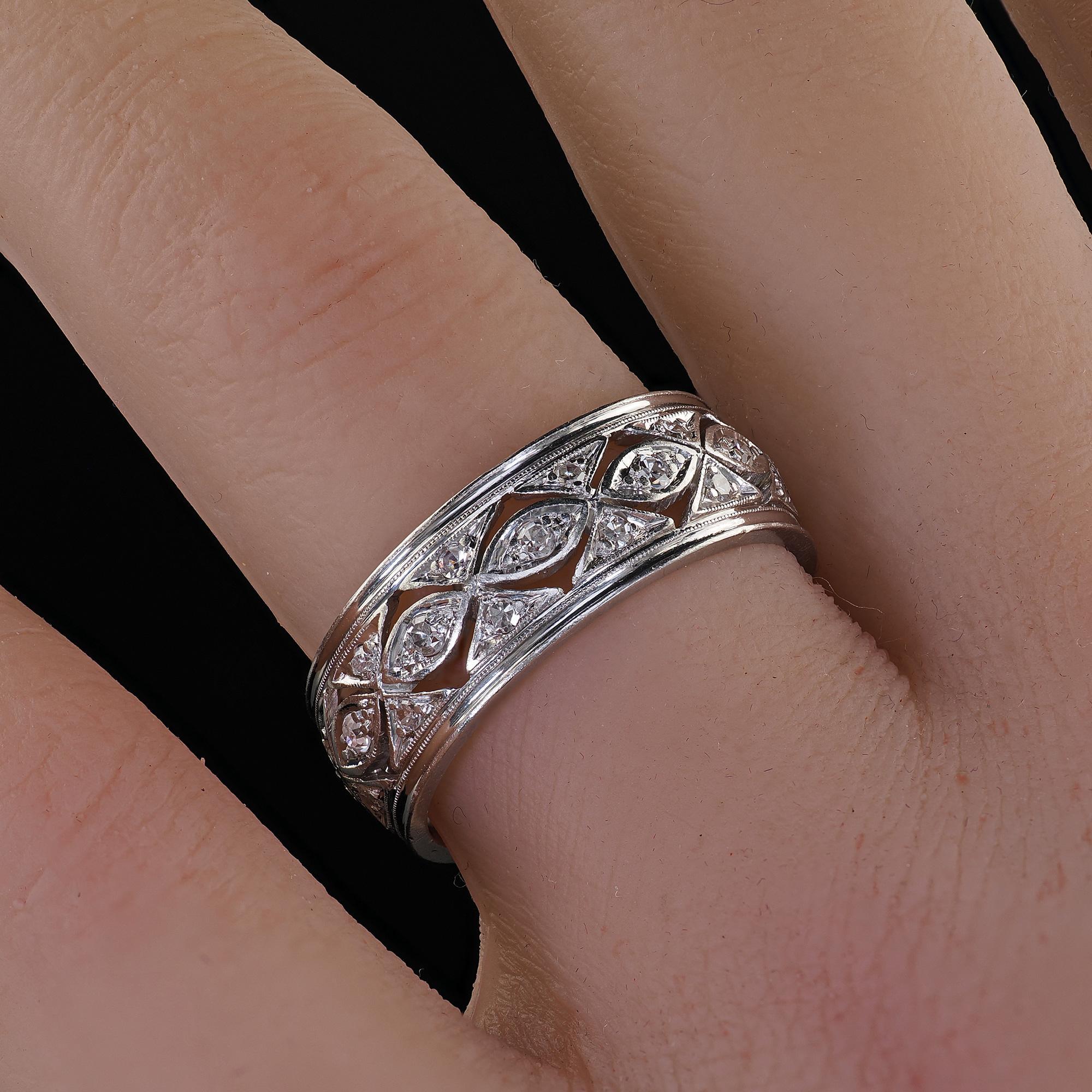 Anneau d'éternité filigrane ancien Art déco en platine avec diamants taille unique en vente 2
