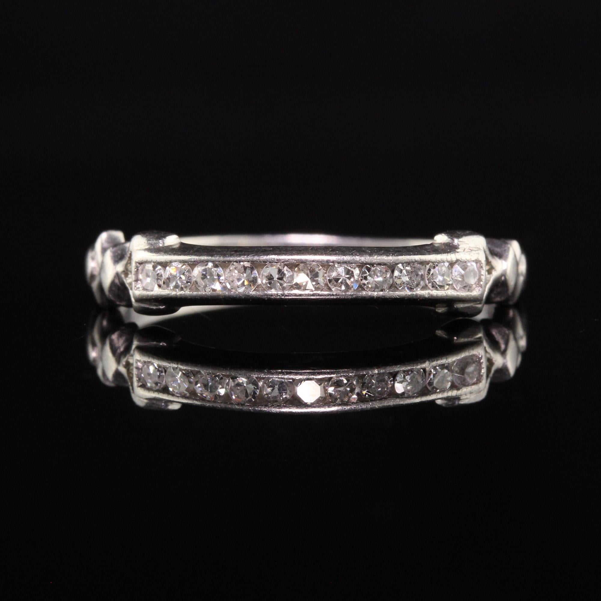 Antique Art Deco Platinum Single Cut Diamond Wedding Band In Good Condition For Sale In Great Neck, NY
