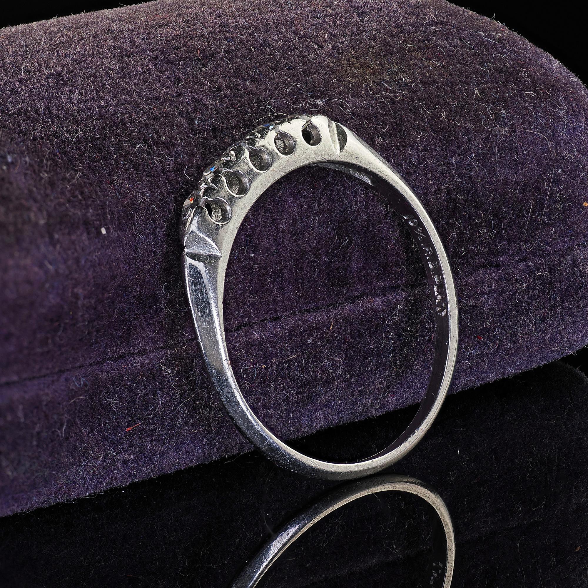 Taille simple Alliance Art déco ancienne en platine avec diamant taille unique - Taille 7 1/4 en vente