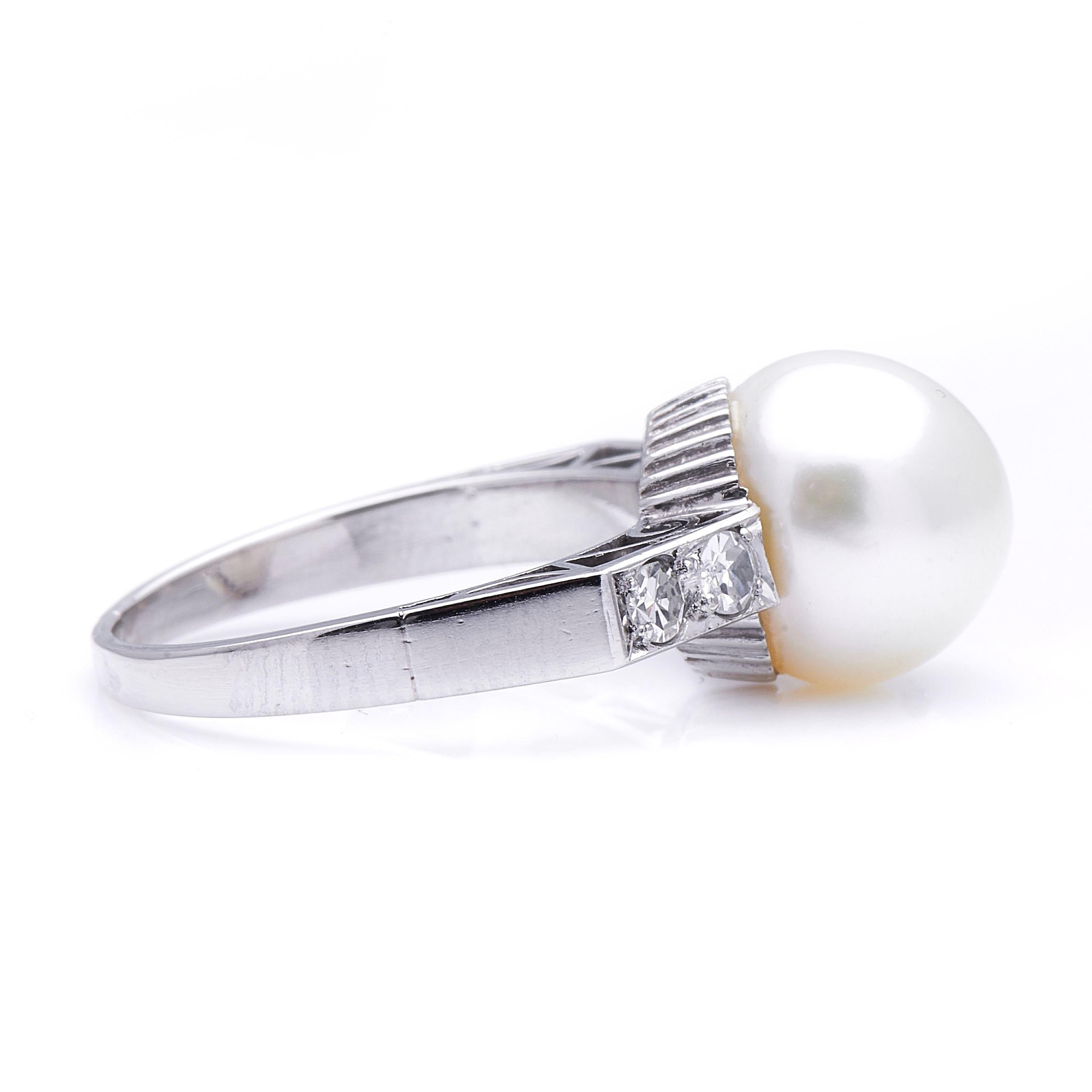 Antique, Art Deco, Platinum, South Sea Pearl and Diamond Cluster Ring In Excellent Condition In Rochford, Essex