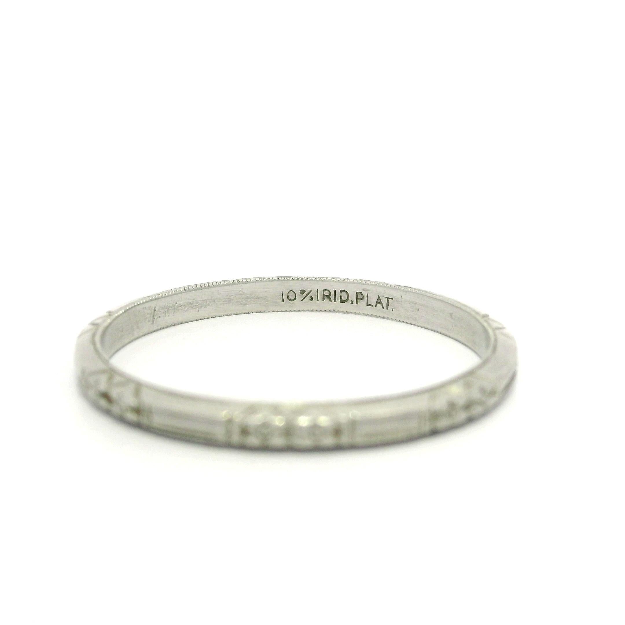 Art déco Antique Art Deco Platinum Stackable Dainty Crisp Band Ring Size 6 en vente