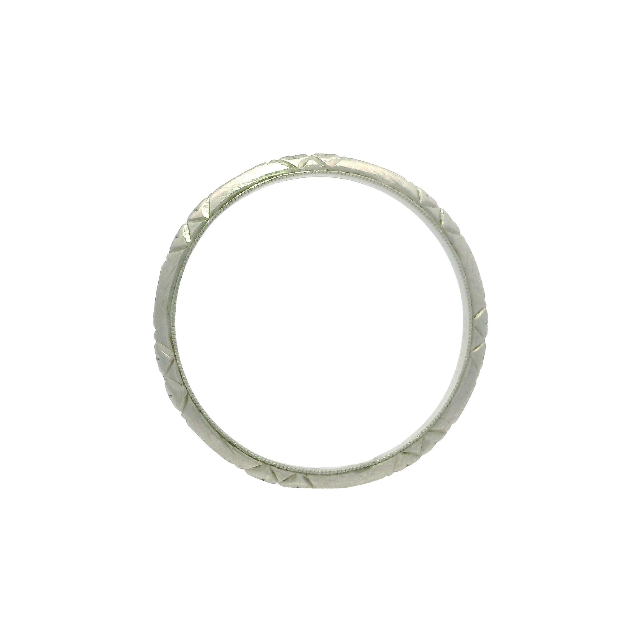 Antique Art Deco Platinum Stackable Dainty Crisp Band Ring Size 6 Bon état - En vente à Montclair, NJ