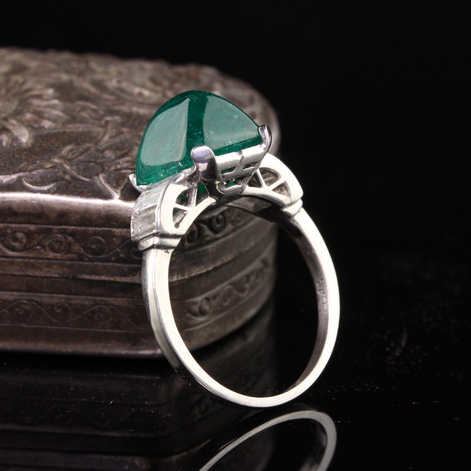 Antiker Art Deco Platin Zuckerhut Smaragd und Baguette Diamant Ring, GIA (Art déco) im Angebot