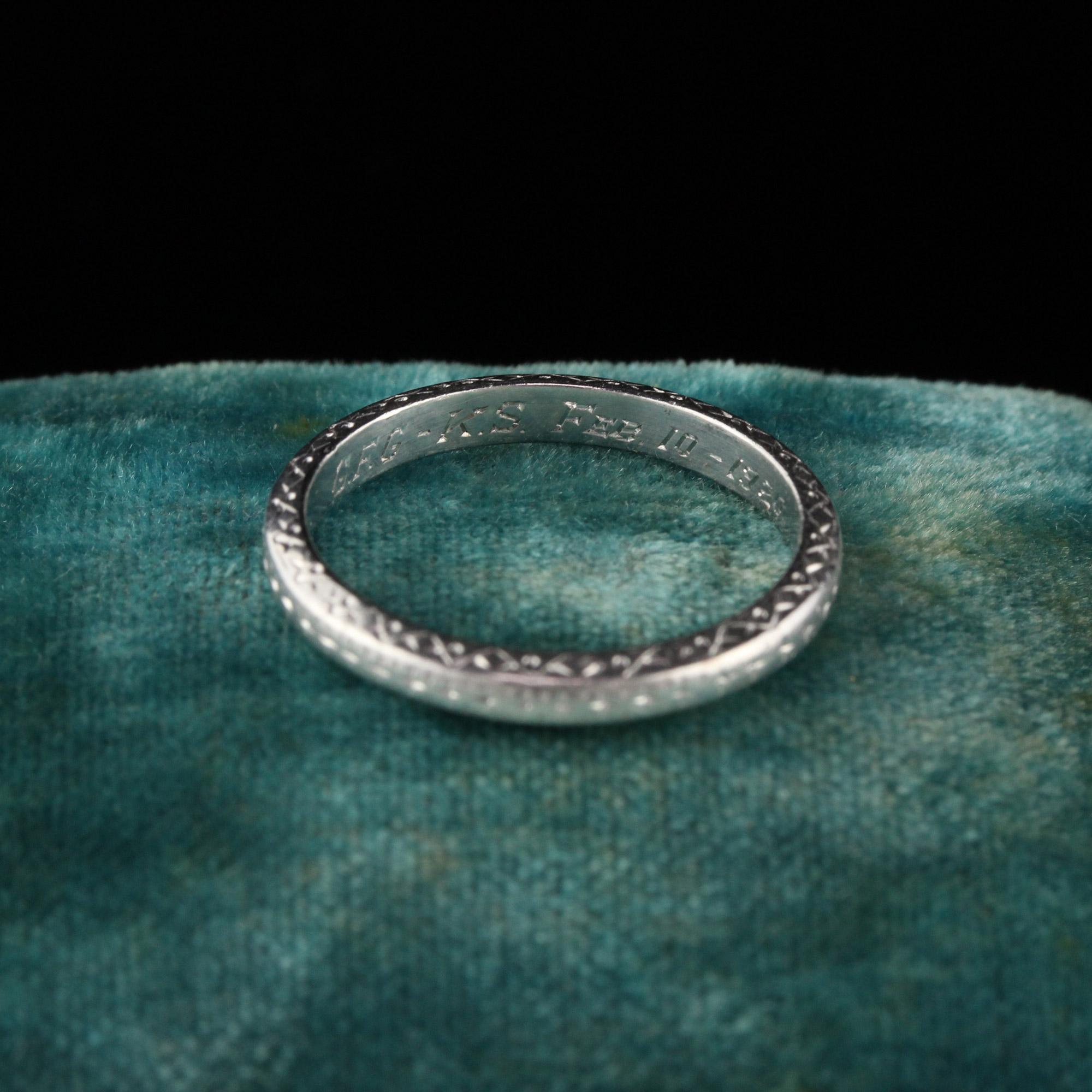 Circa 1920 - Antique Art Deco Platinum Wedding Band In Good Condition In Great Neck, NY