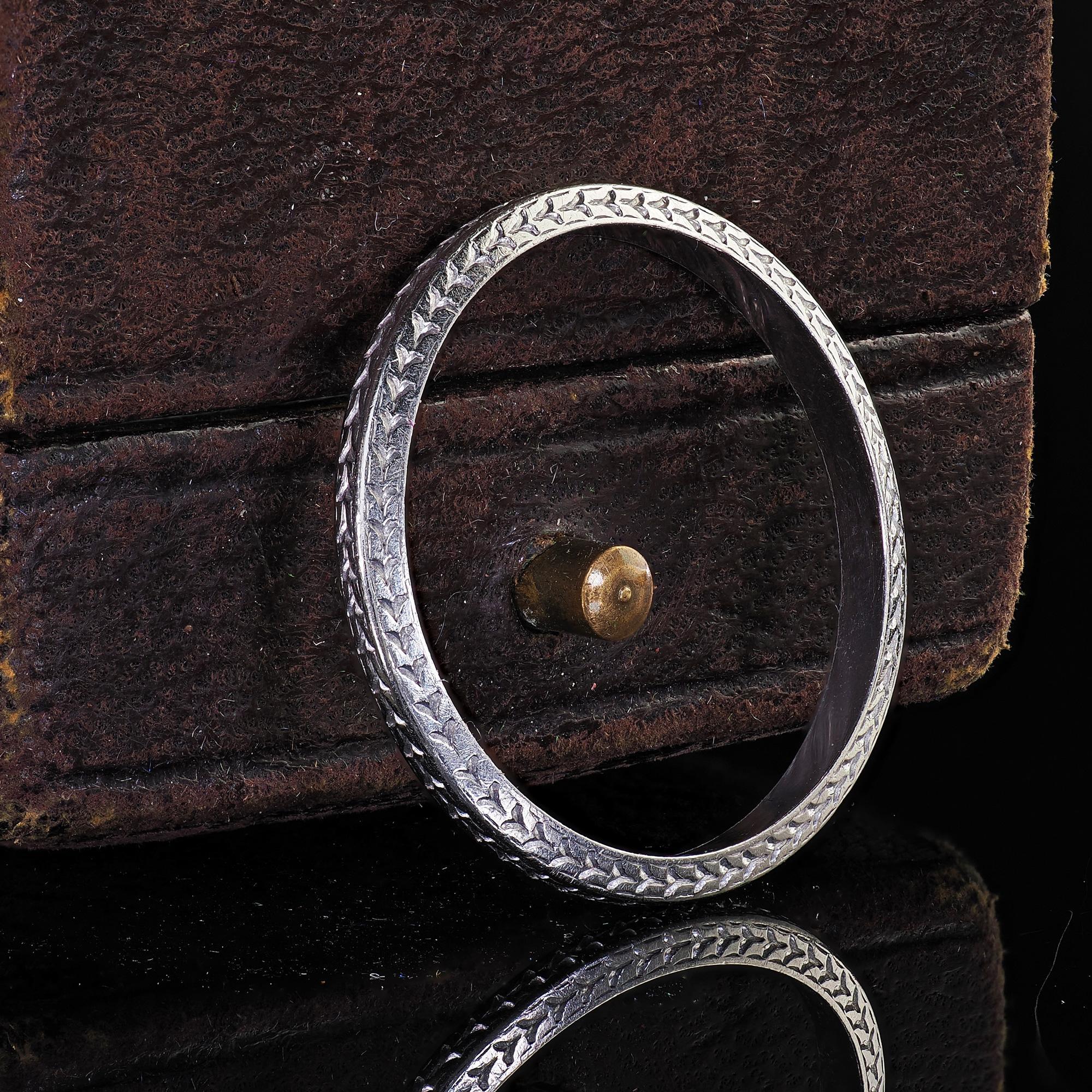 Antike Art Deco Platin Weizen eingraviert Hochzeit Band Ring - Größe 7 (Art déco) im Angebot