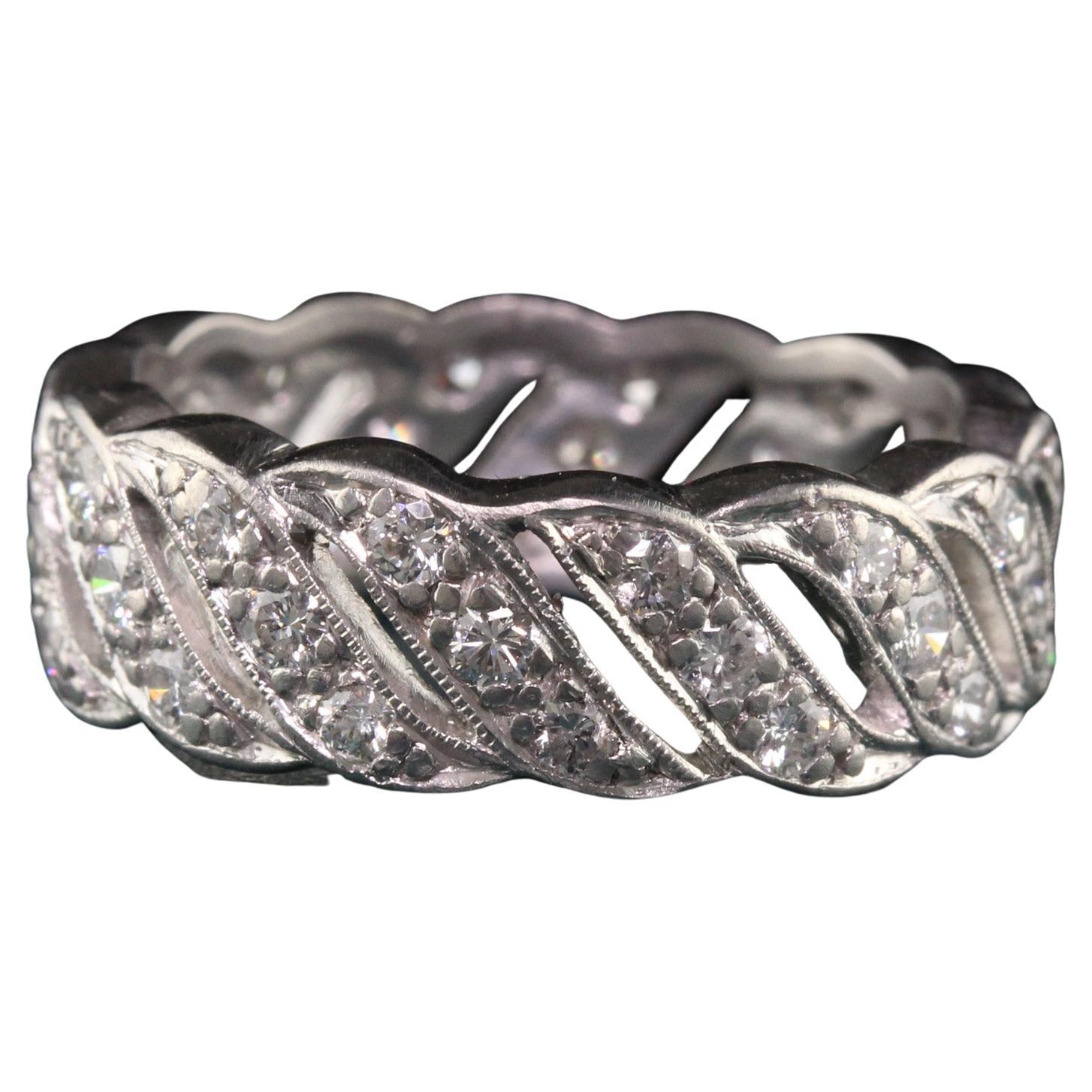 Antikes antikes Art-Déco-Platin-Eternity-Ring mit breitem Diamant