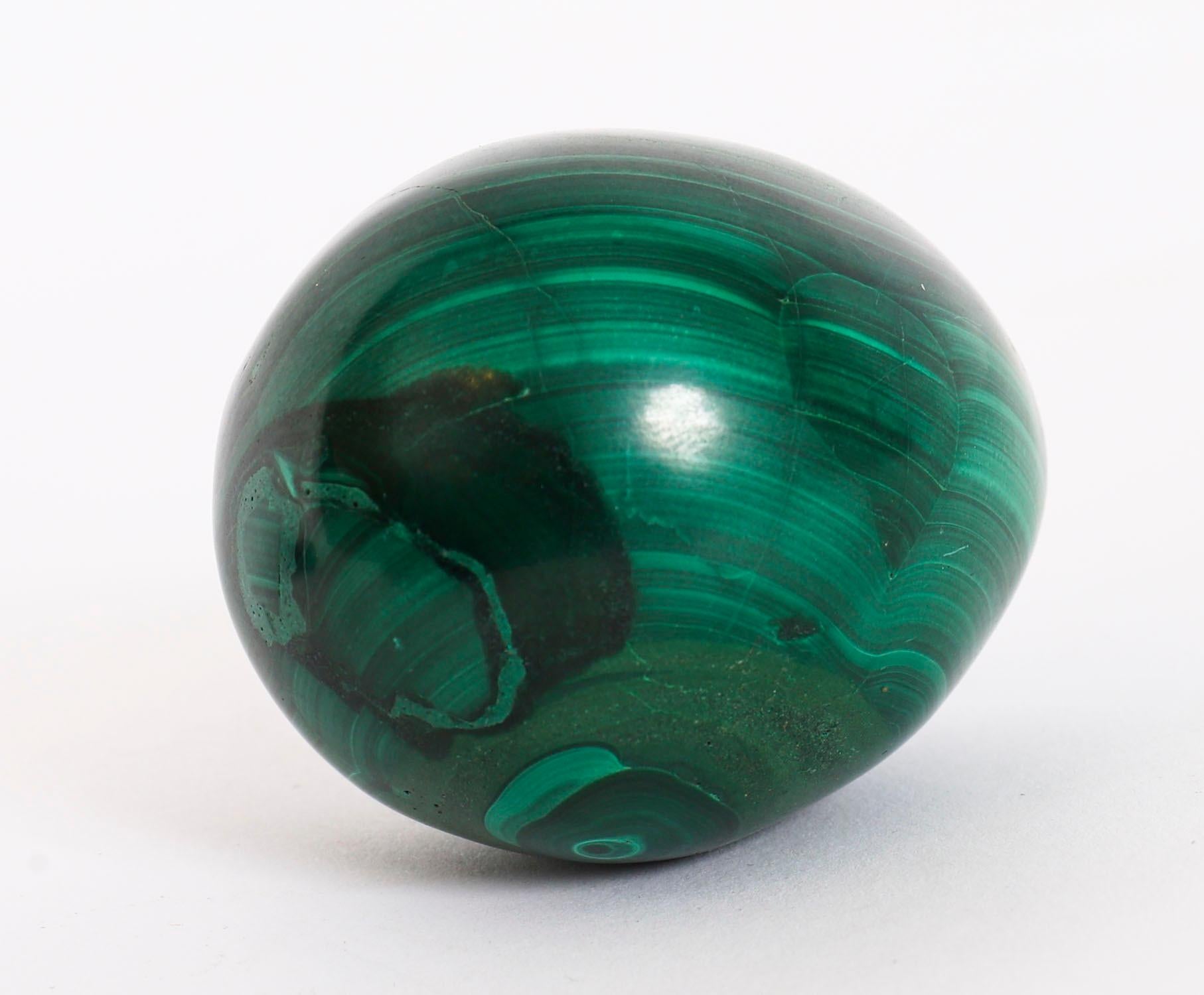 Uovo e base in malachite lucidata in stile Art Deco del XX secolo circa in vendita 6