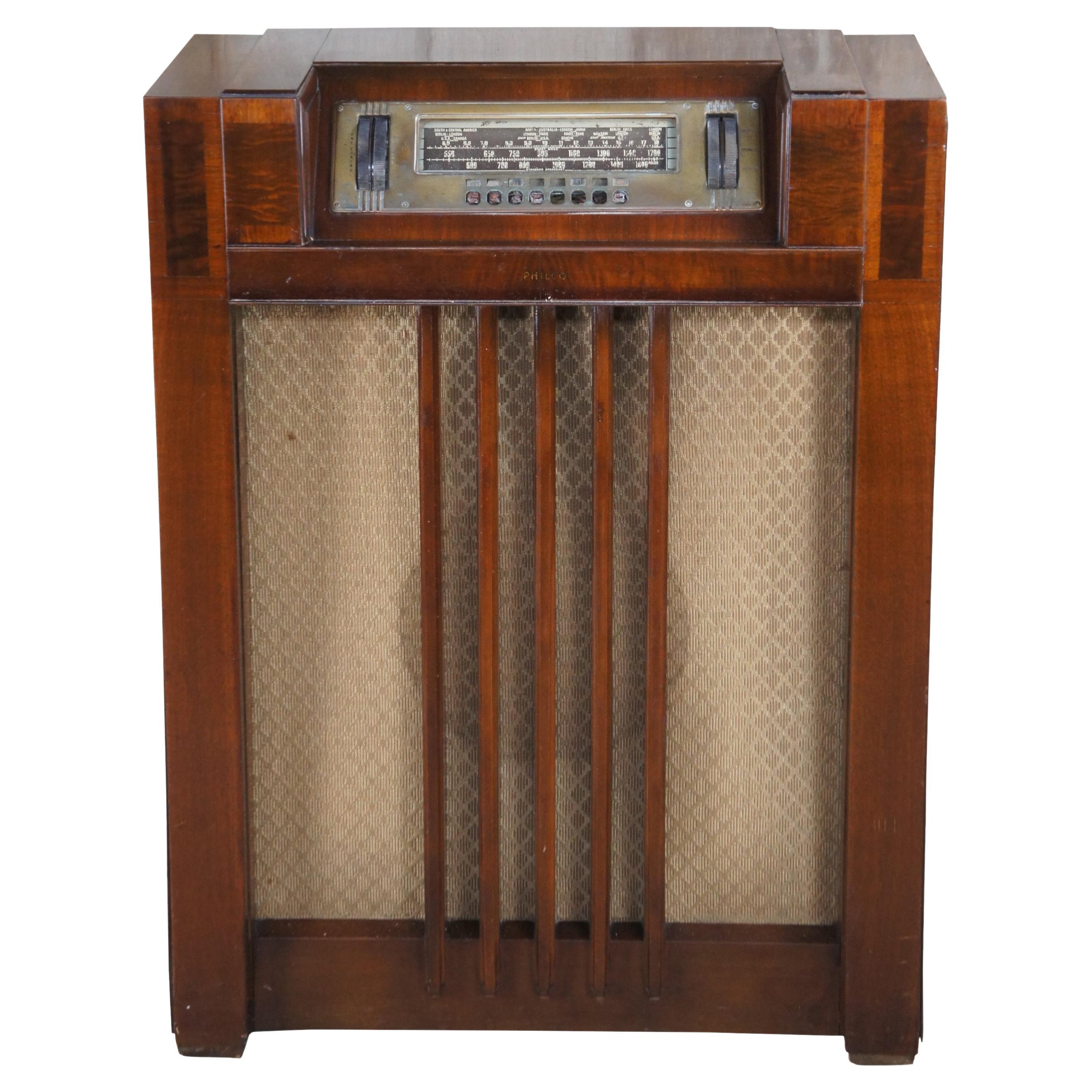 Antique Art Deco Pre War Philco 1939 Console Tube Radio Walnut Case 39-40 For Sale