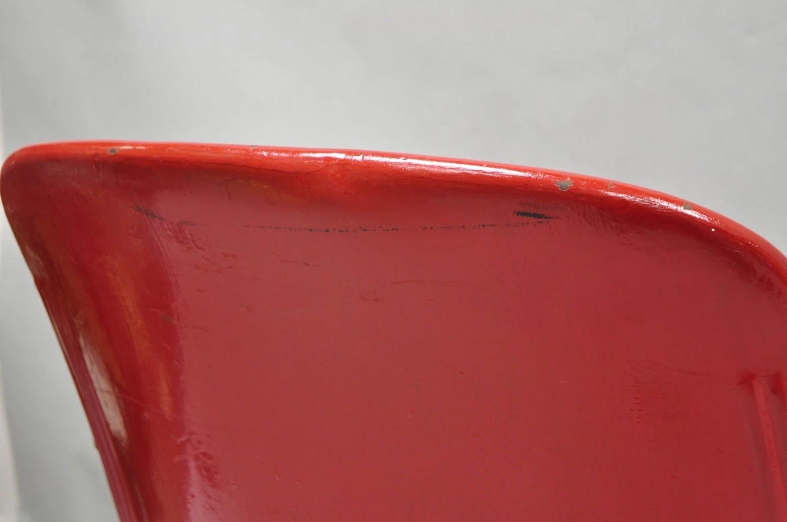 Antiker Art Deco rot lackiert authentisch gepolsterter Kinosessel im Angebot 5