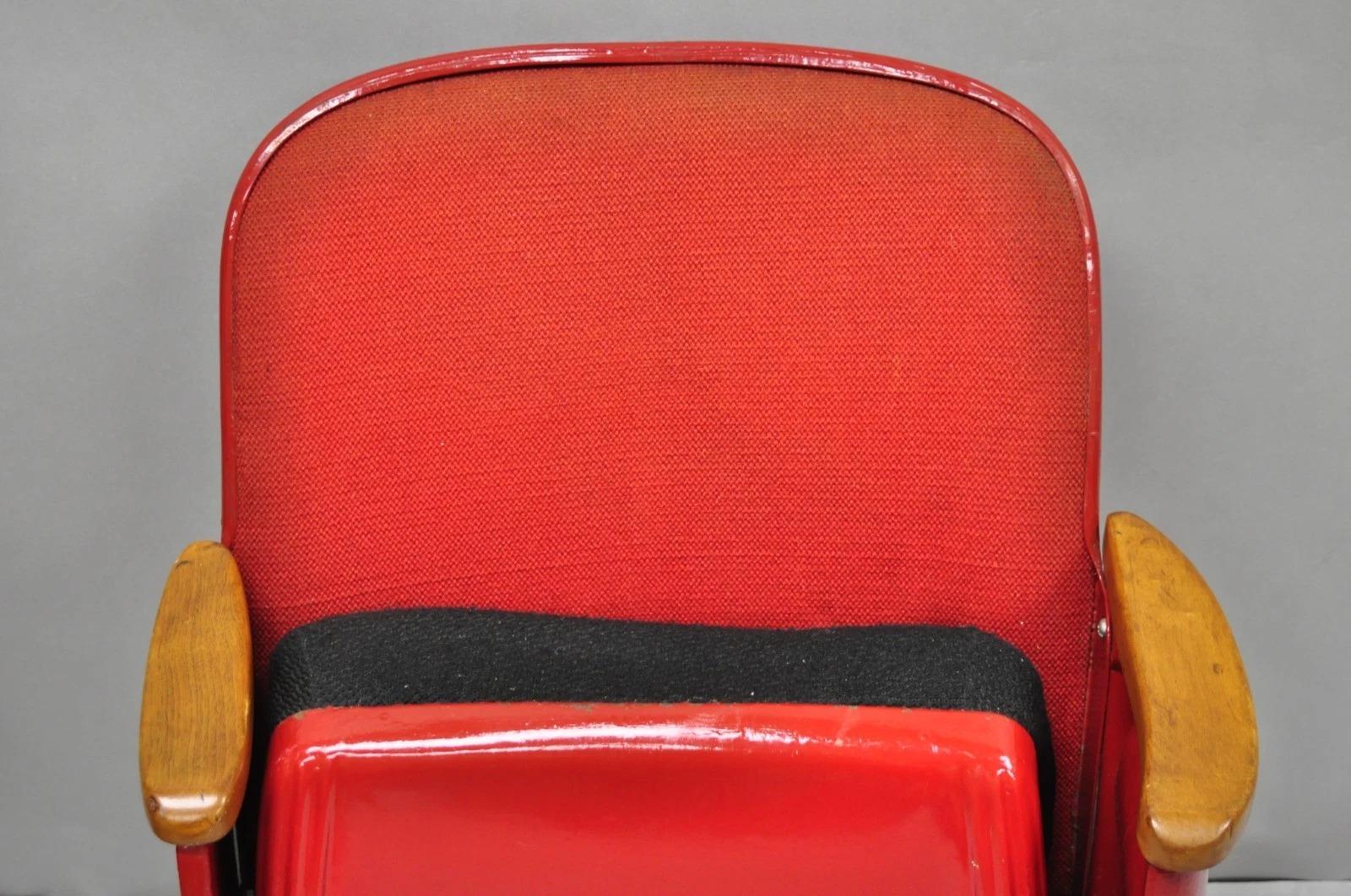 Antiker Art Deco rot lackiert authentisch gepolsterter Kinosessel (20. Jahrhundert) im Angebot