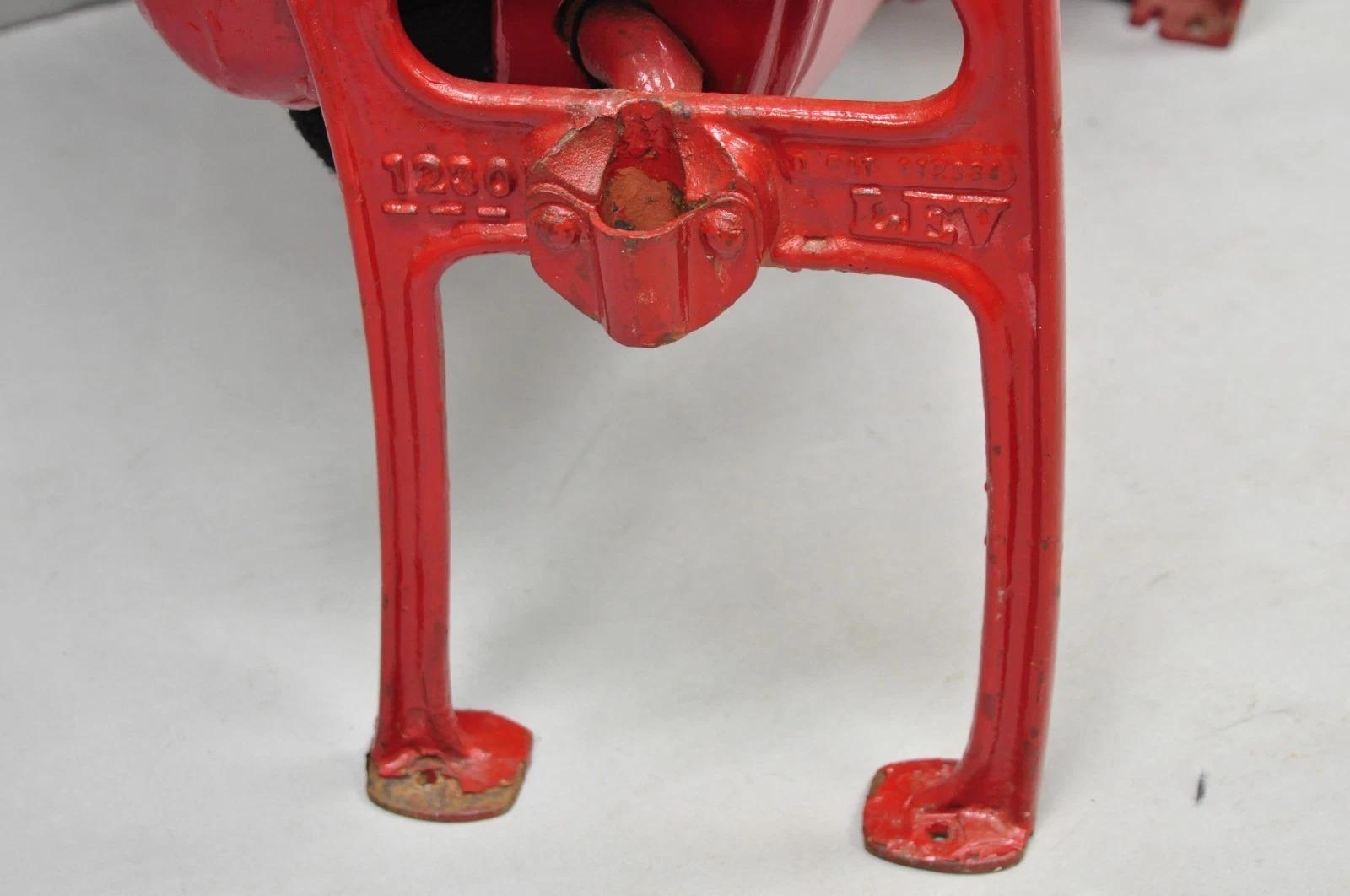 Antiker Art Deco rot lackiert authentisch gepolsterter Kinosessel im Angebot 3