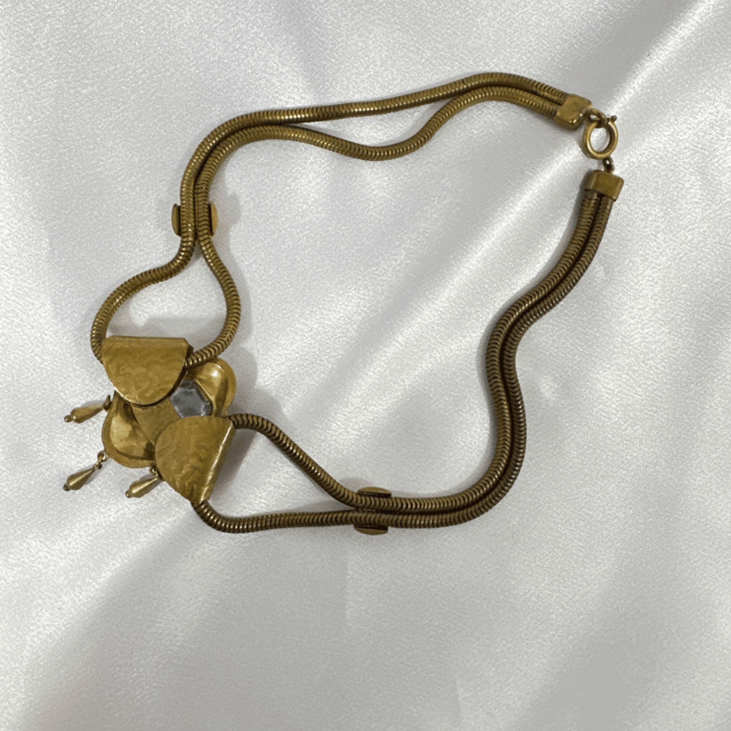 Grand collier néo-Art déco ancien en cristal bleu clair Pour femmes en vente