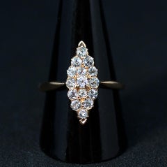 Antiguo Anillo Art Déco Navette de Oro Rosa con Racimo de Diamantes, Austria, Alrededor de 1920