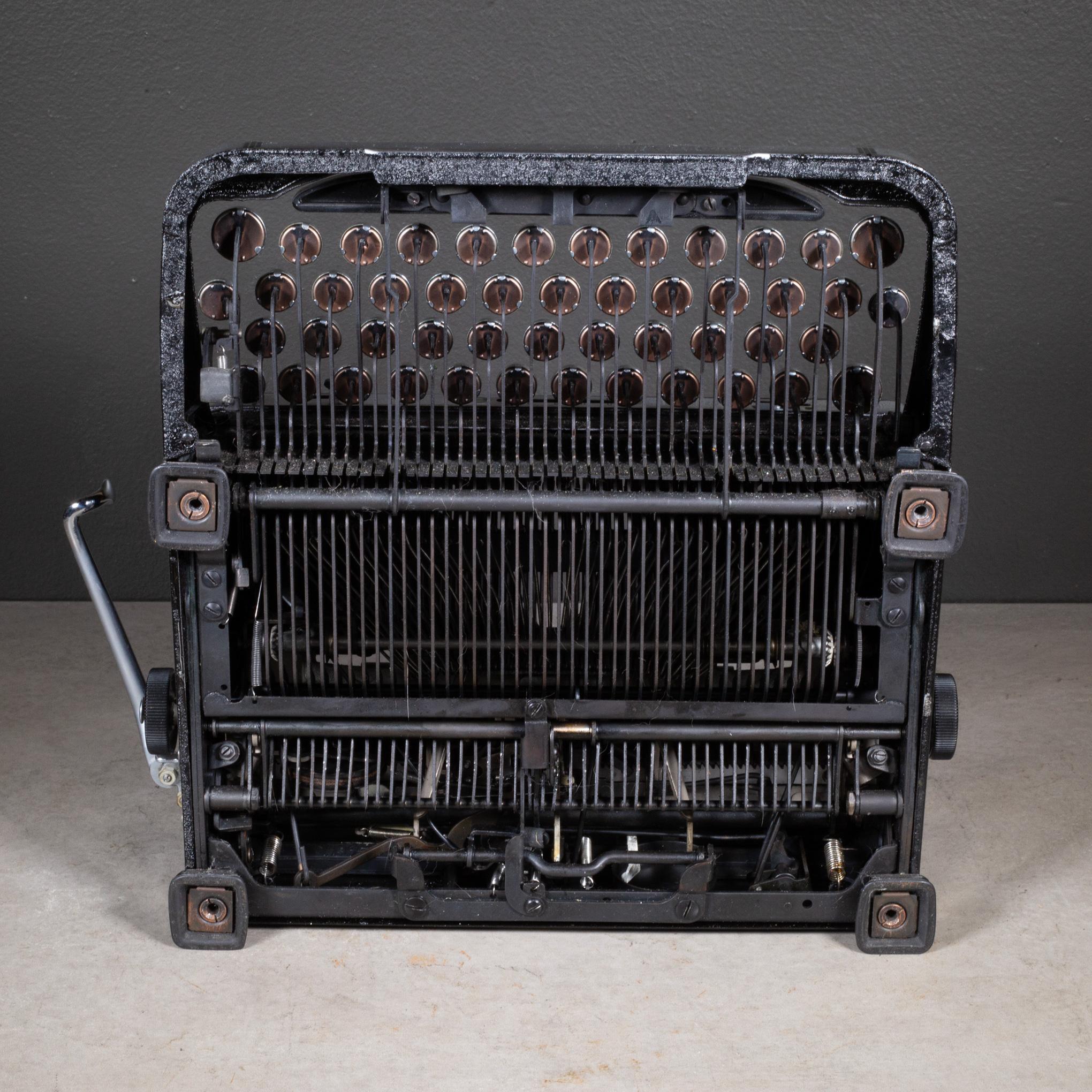 Antique Art Deco Royal De Luxe Portable Typewriter c.1935 4