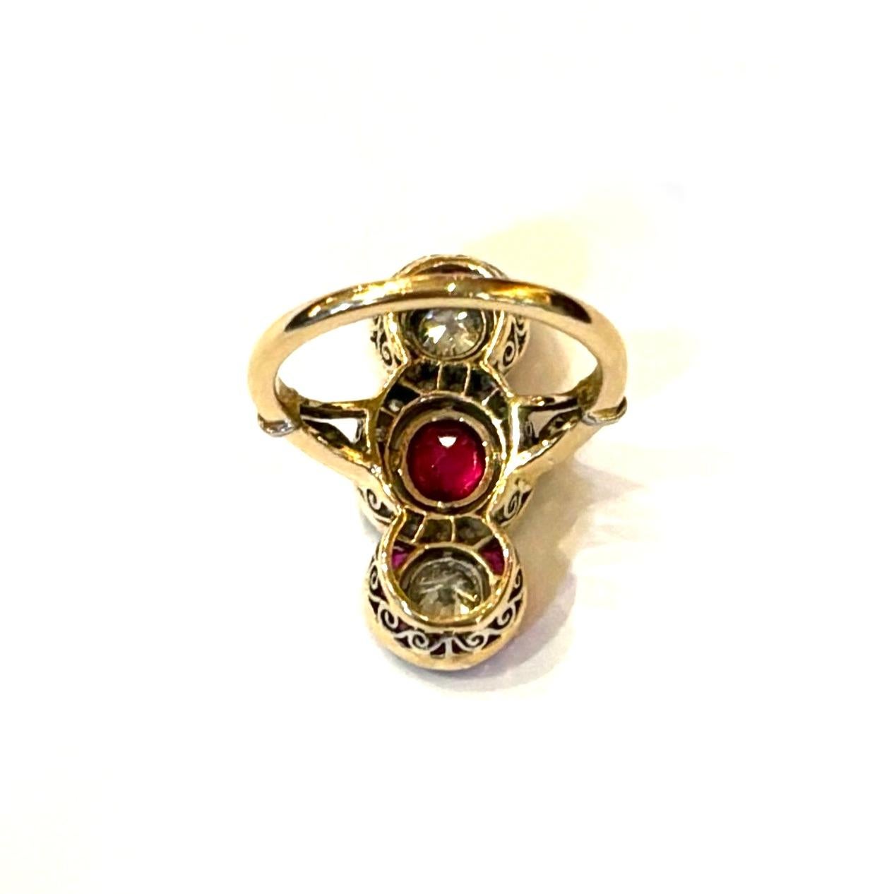Bague Art déco ancienne en rubis et diamants, c. 1920 en vente 2