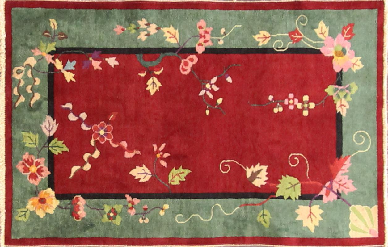 The leaf's queen
This wonderful Art Deco carpet was made in China, circa 1910s or 1920s. It has purchased from a nice home in New York. Walter Nichols was great American rug producer (the Art Deco rugs which he did not originate them) in Tientsin.