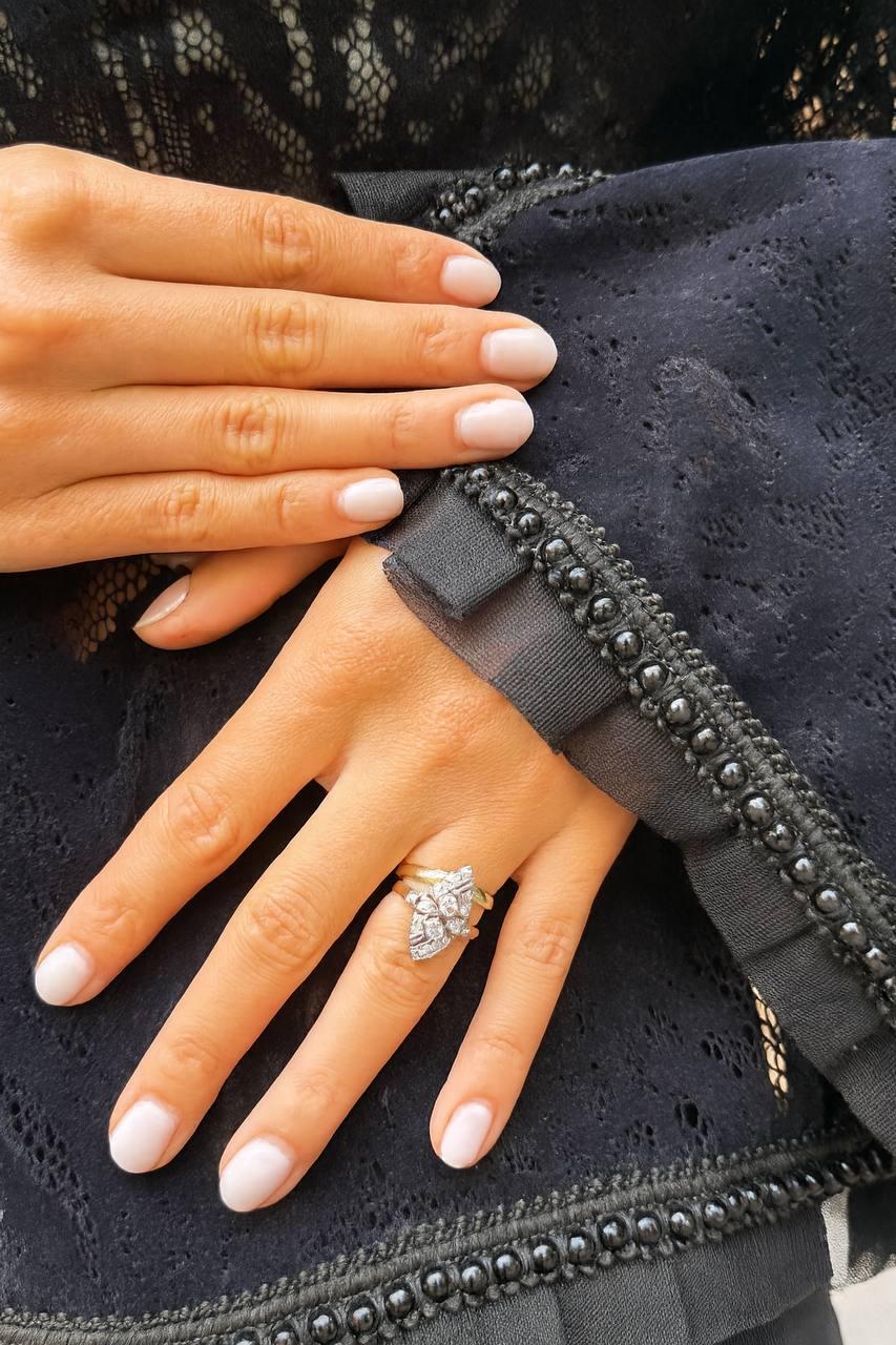 Bague navette russe Art déco ancienne en or 14 carats avec diamants taille rose en vente 1