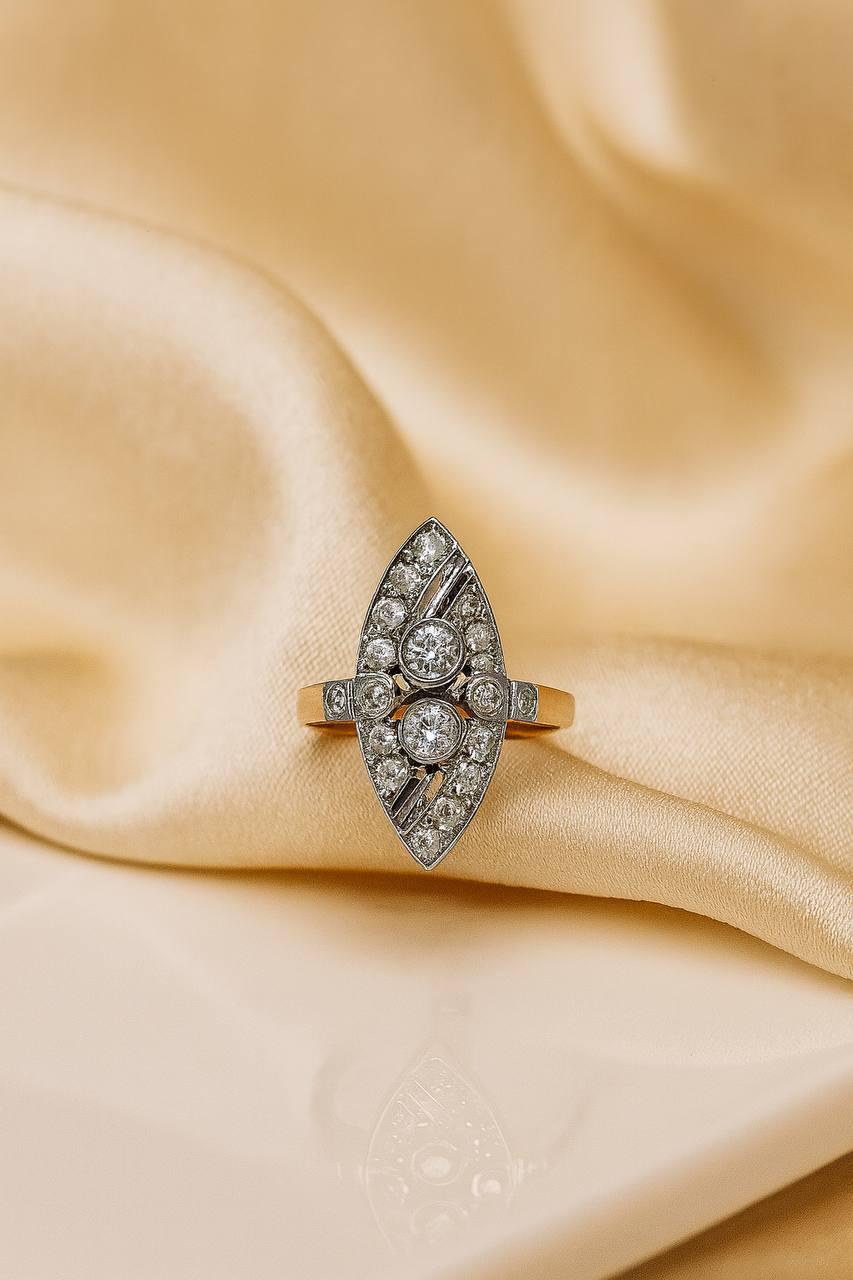 Bague navette russe Art déco ancienne en or 14 carats avec diamants taille rose en vente 2