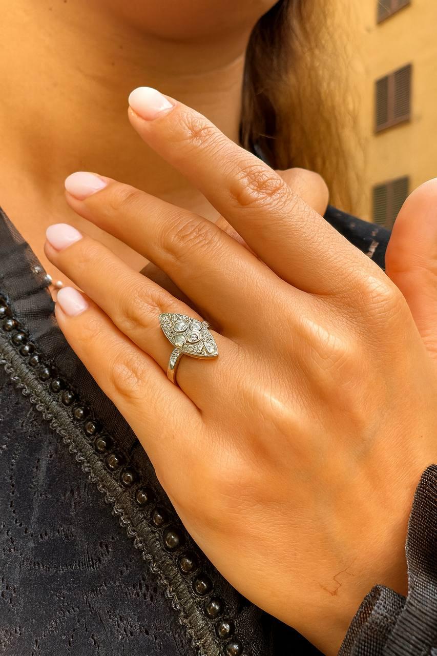 Bague navette russe Art déco ancienne en or 14 carats avec diamants taille rose Pour femmes en vente