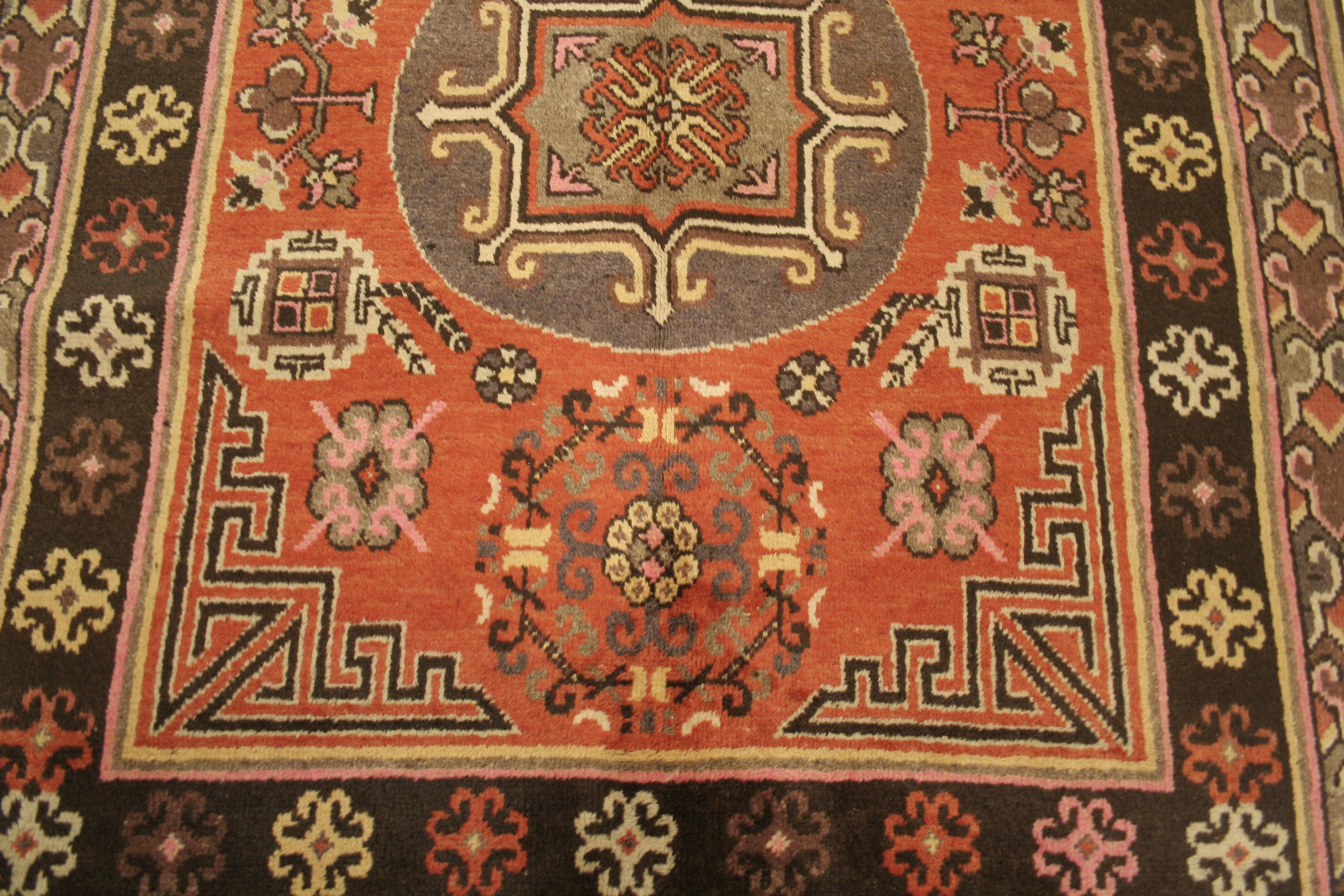The allure of the carpets from eastern Turkestan, better known as Samarkands, is best exemplified in the perfect balance between the force of the geometric design and the graceful eloquence of the curvilinear motifs. Here the pattern is
