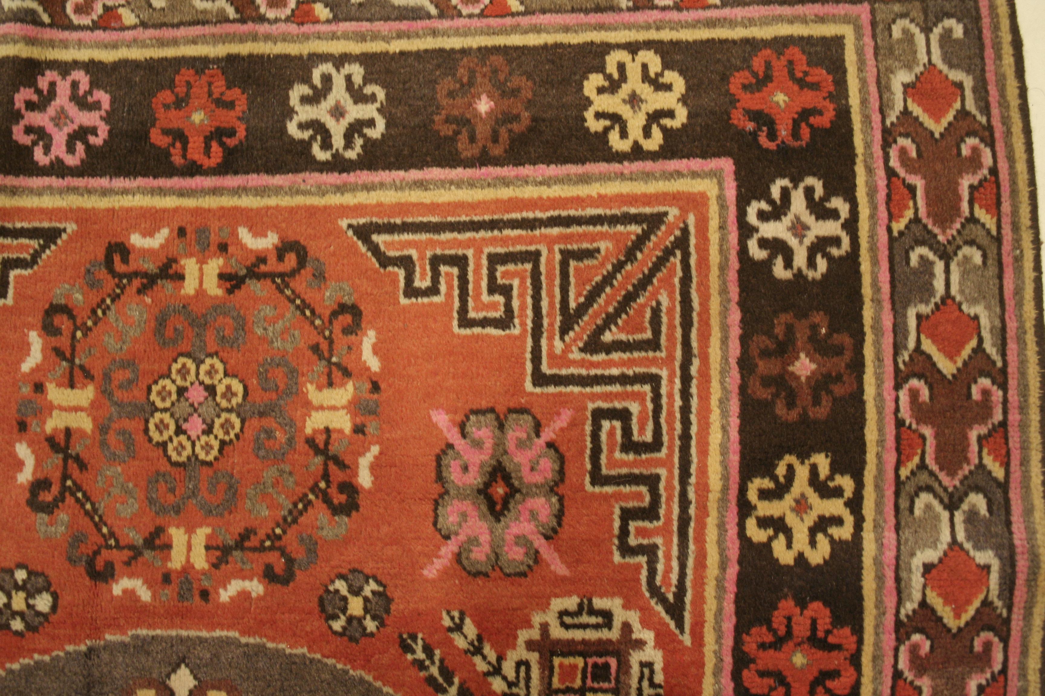 Antique Art Deco Samarkand Rug with Mandala Roundels In Good Condition For Sale In Milan, IT