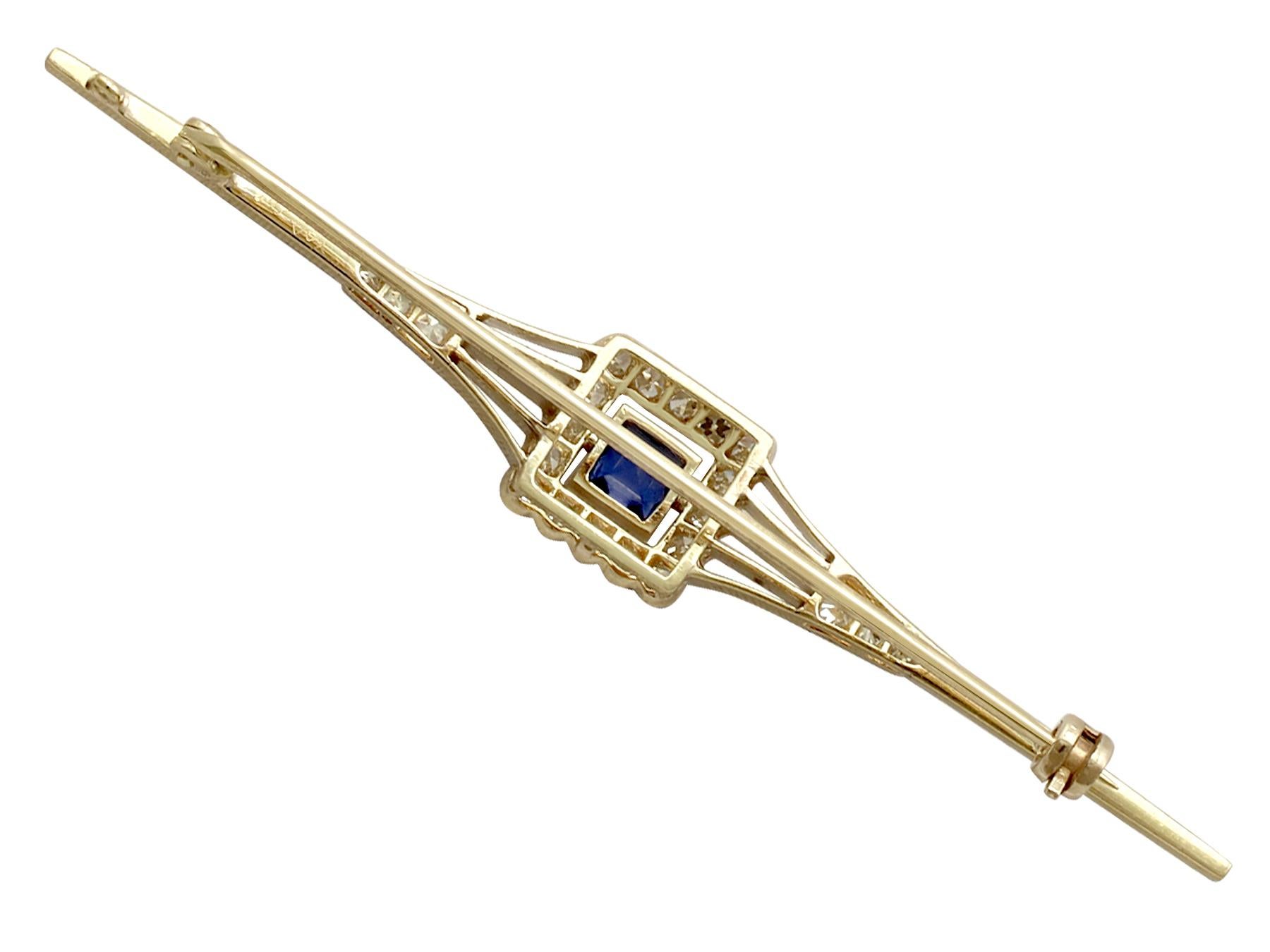 Antique Art Deco Sapphire and Diamond Yellow Gold Bar Brooch In Excellent Condition In Jesmond, Newcastle Upon Tyne